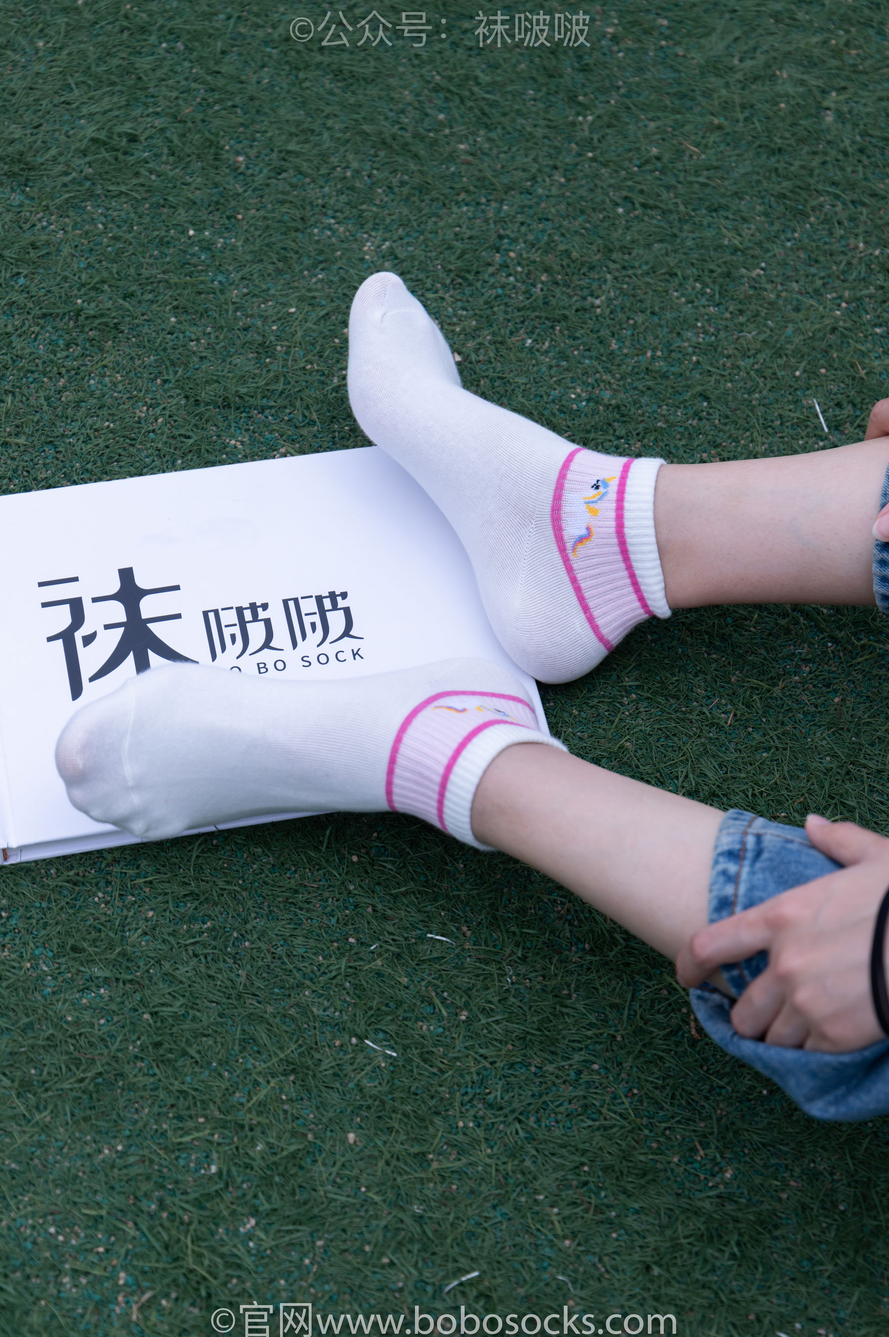 BoBoSocks袜啵啵 No.004 泡芙-vans帆布鞋、白棉袜、裸足