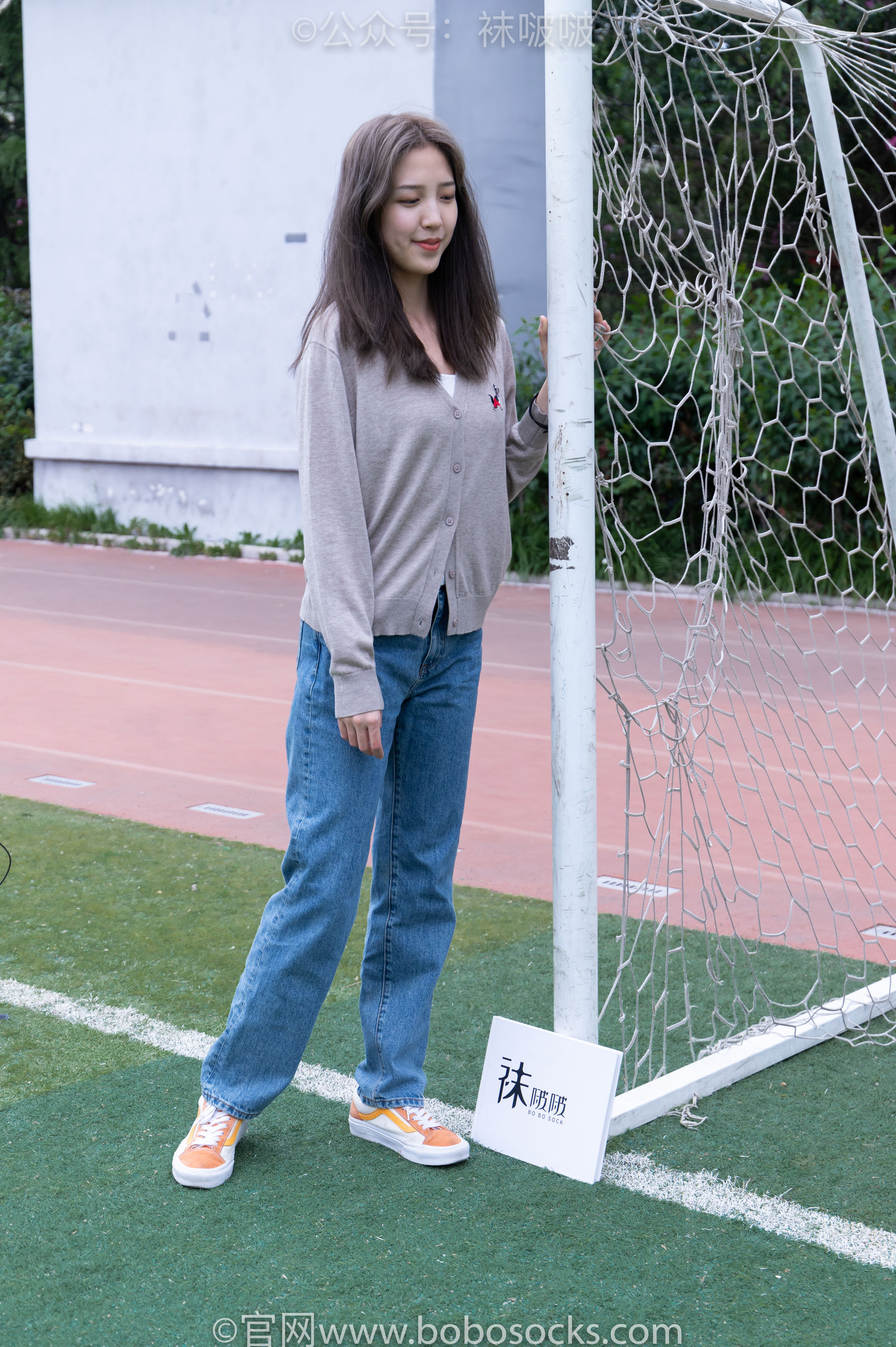 BoBoSocks袜啵啵 No.004 泡芙-vans帆布鞋、白棉袜、裸足