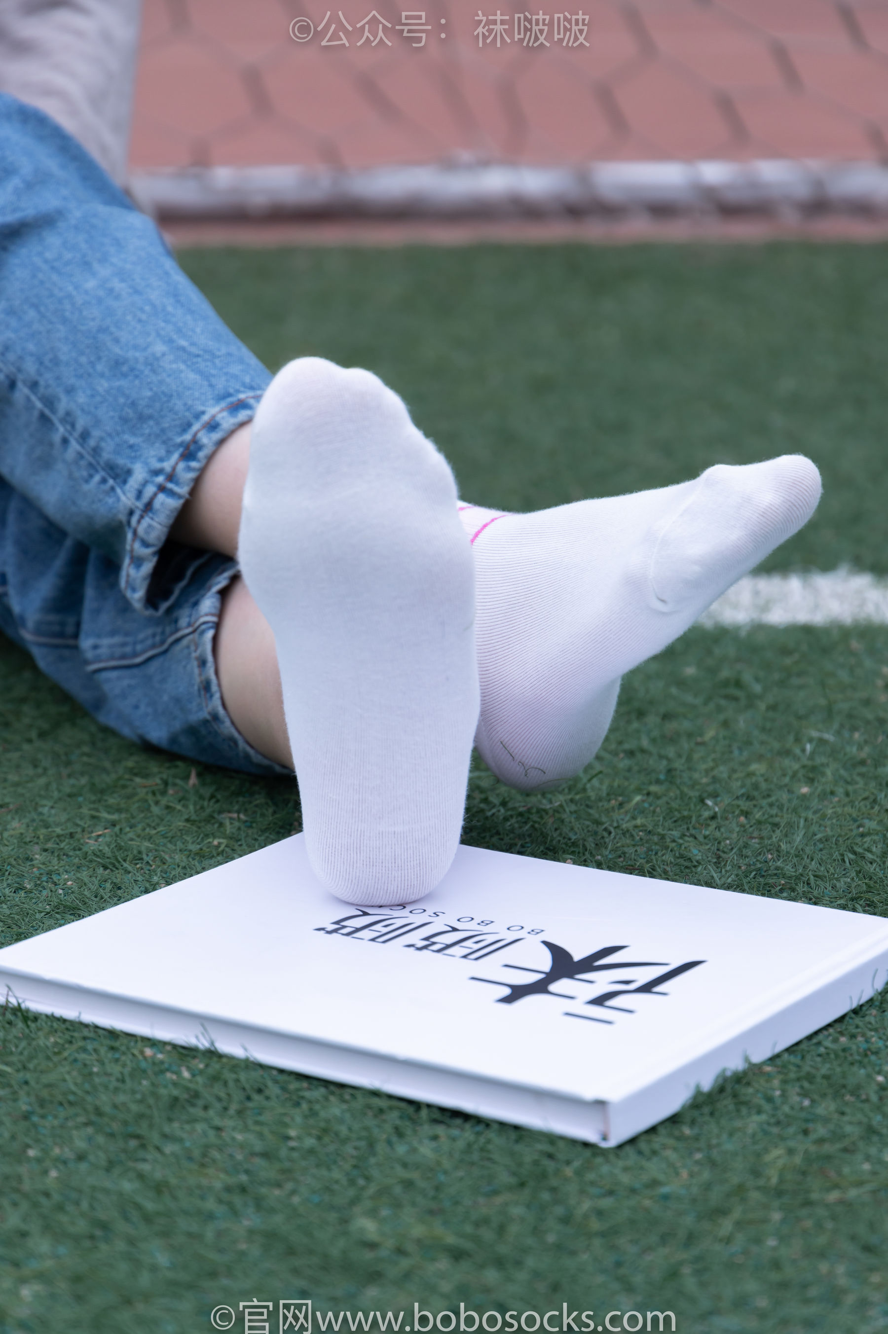 BoBoSocks袜啵啵 No.004 泡芙-vans帆布鞋、白棉袜、裸足