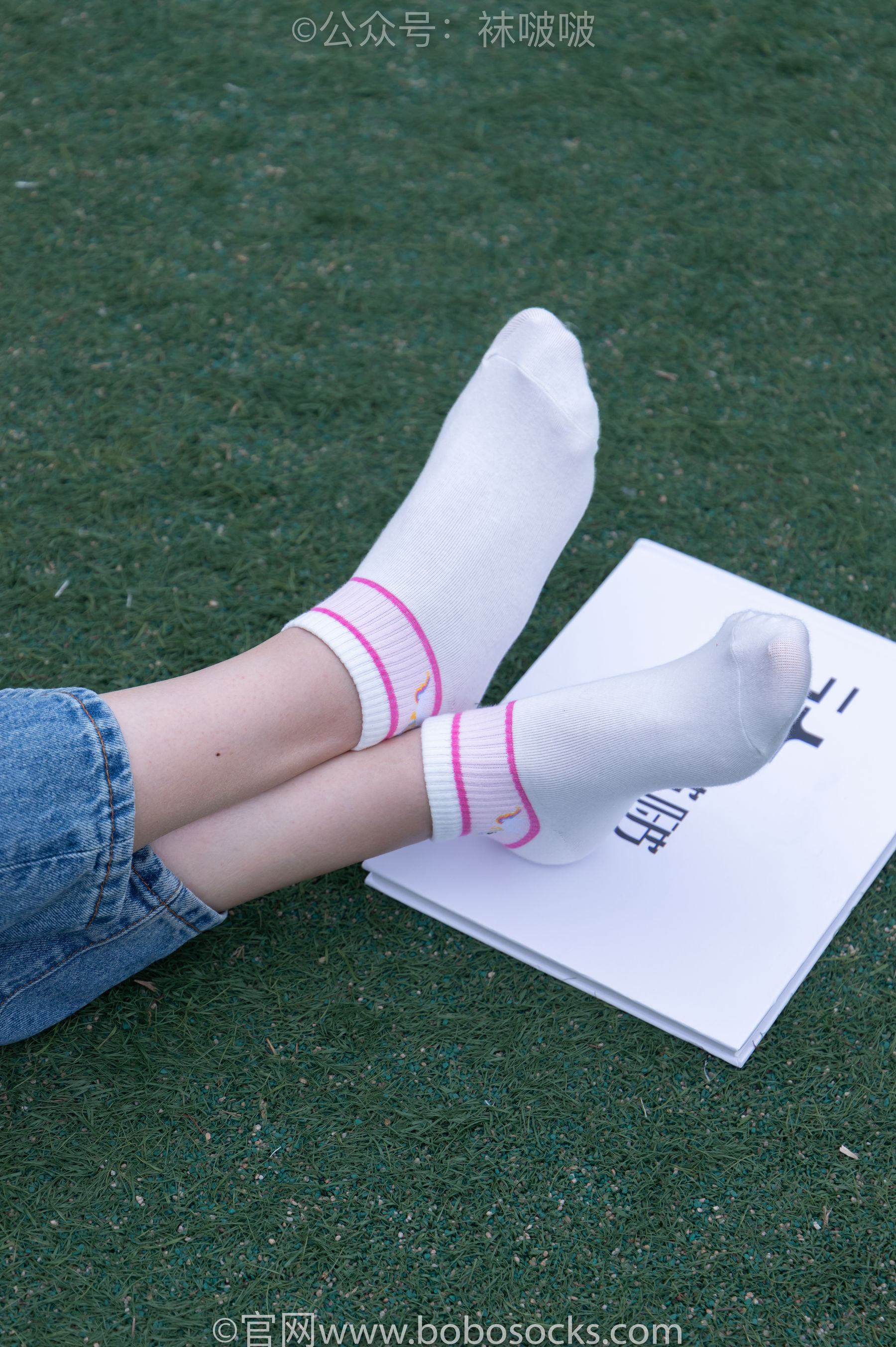 BoBoSocks袜啵啵 No.004 泡芙-vans帆布鞋、白棉袜、裸足