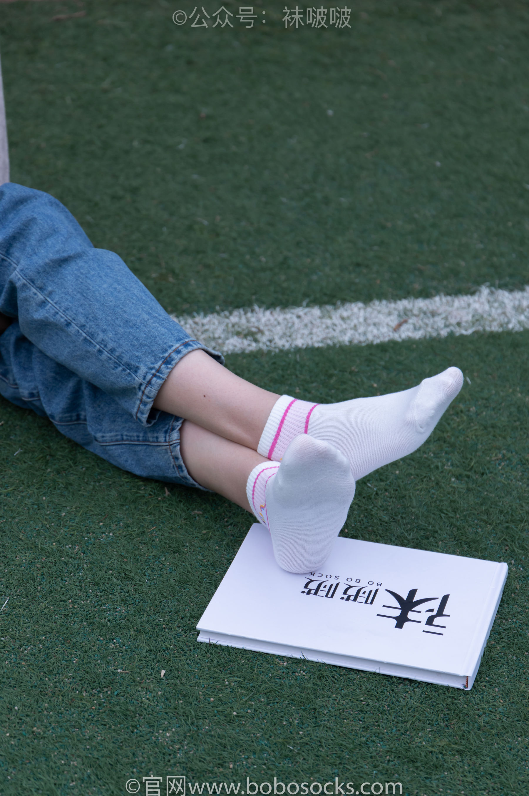 BoBoSocks袜啵啵 No.004 泡芙-vans帆布鞋、白棉袜、裸足
