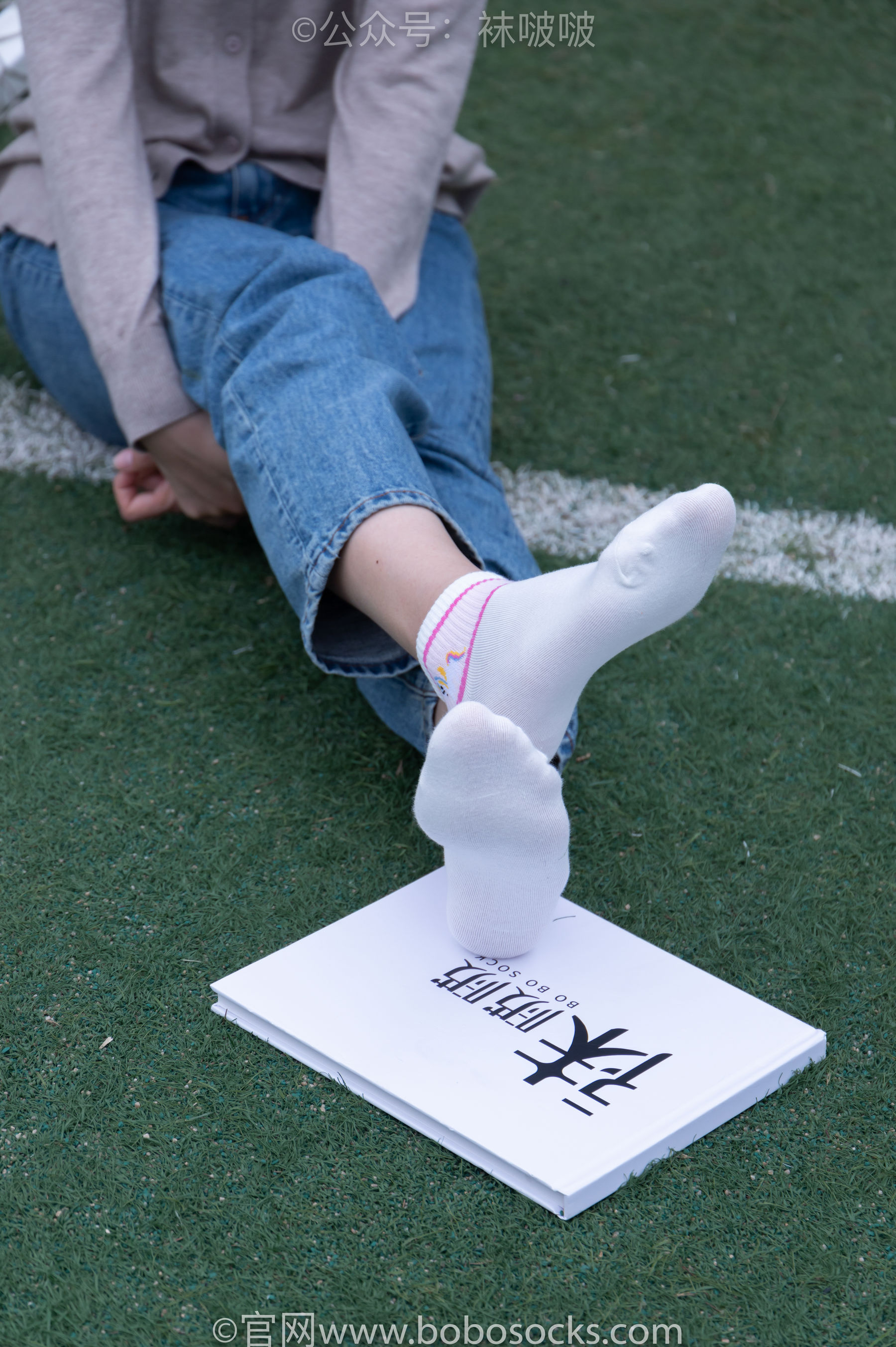 BoBoSocks袜啵啵 No.004 泡芙-vans帆布鞋、白棉袜、裸足