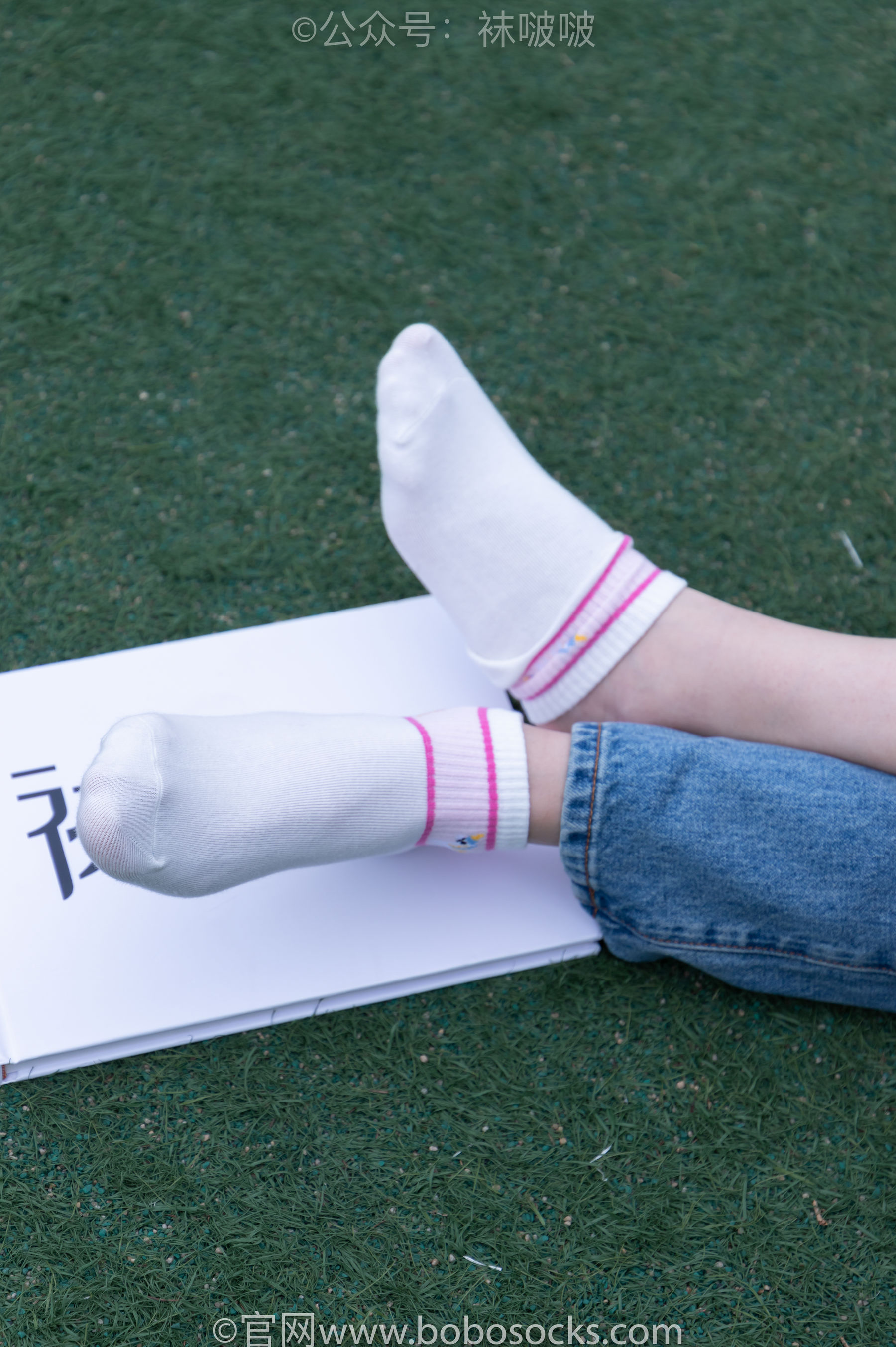 BoBoSocks袜啵啵 No.004 泡芙-vans帆布鞋、白棉袜、裸足