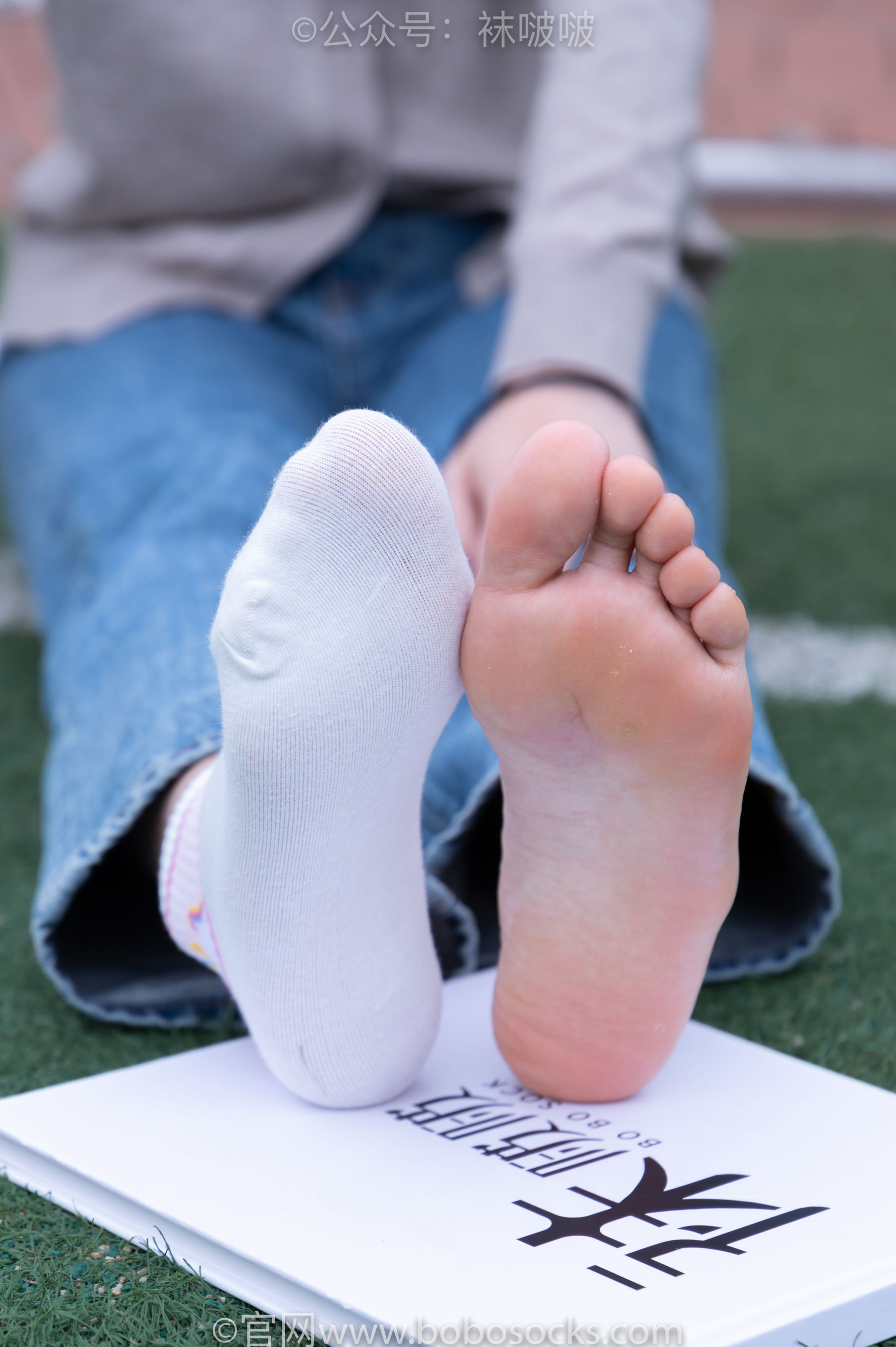 BoBoSocks袜啵啵 No.004 泡芙-vans帆布鞋、白棉袜、裸足