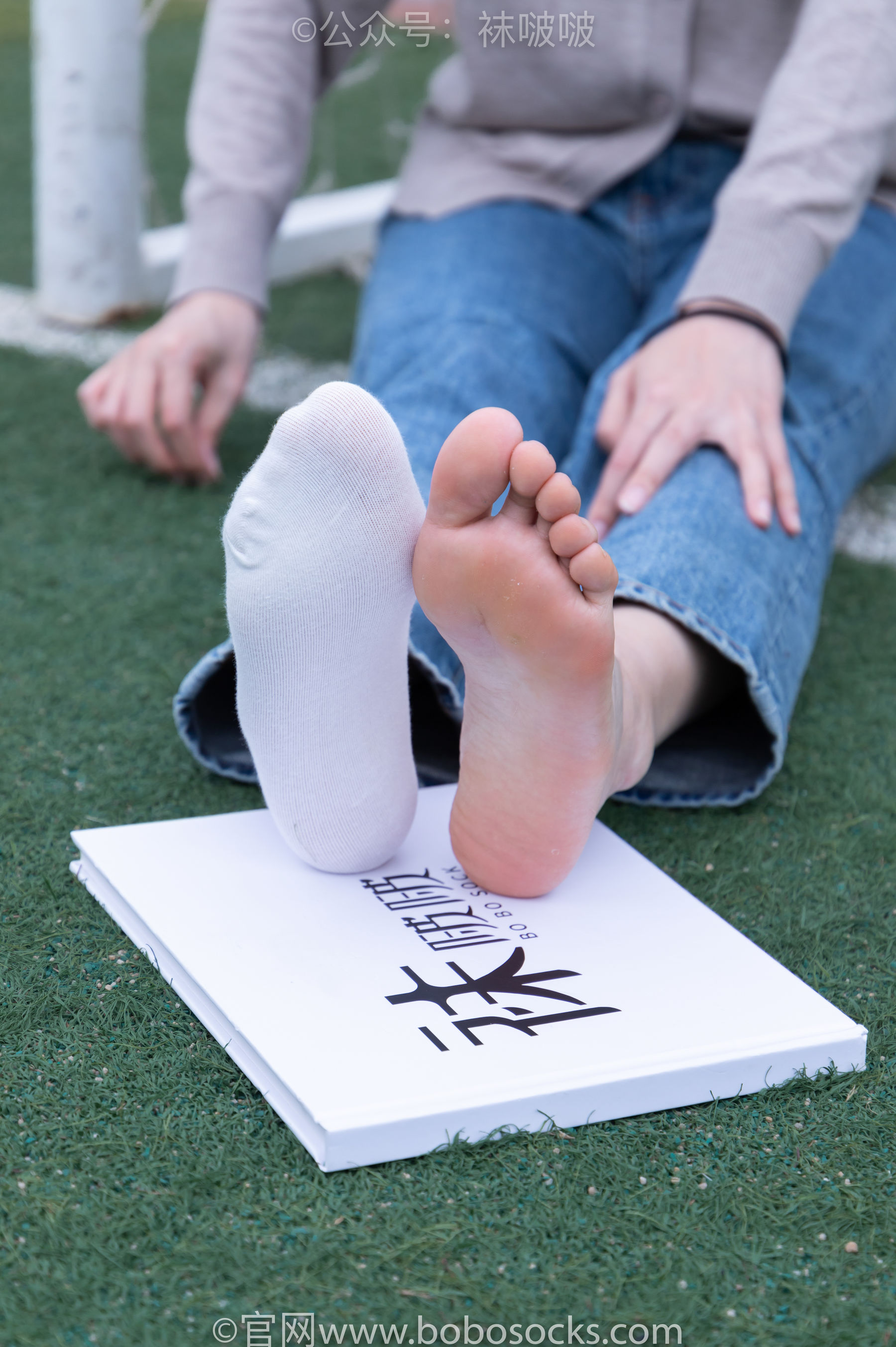 BoBoSocks袜啵啵 No.004 泡芙-vans帆布鞋、白棉袜、裸足