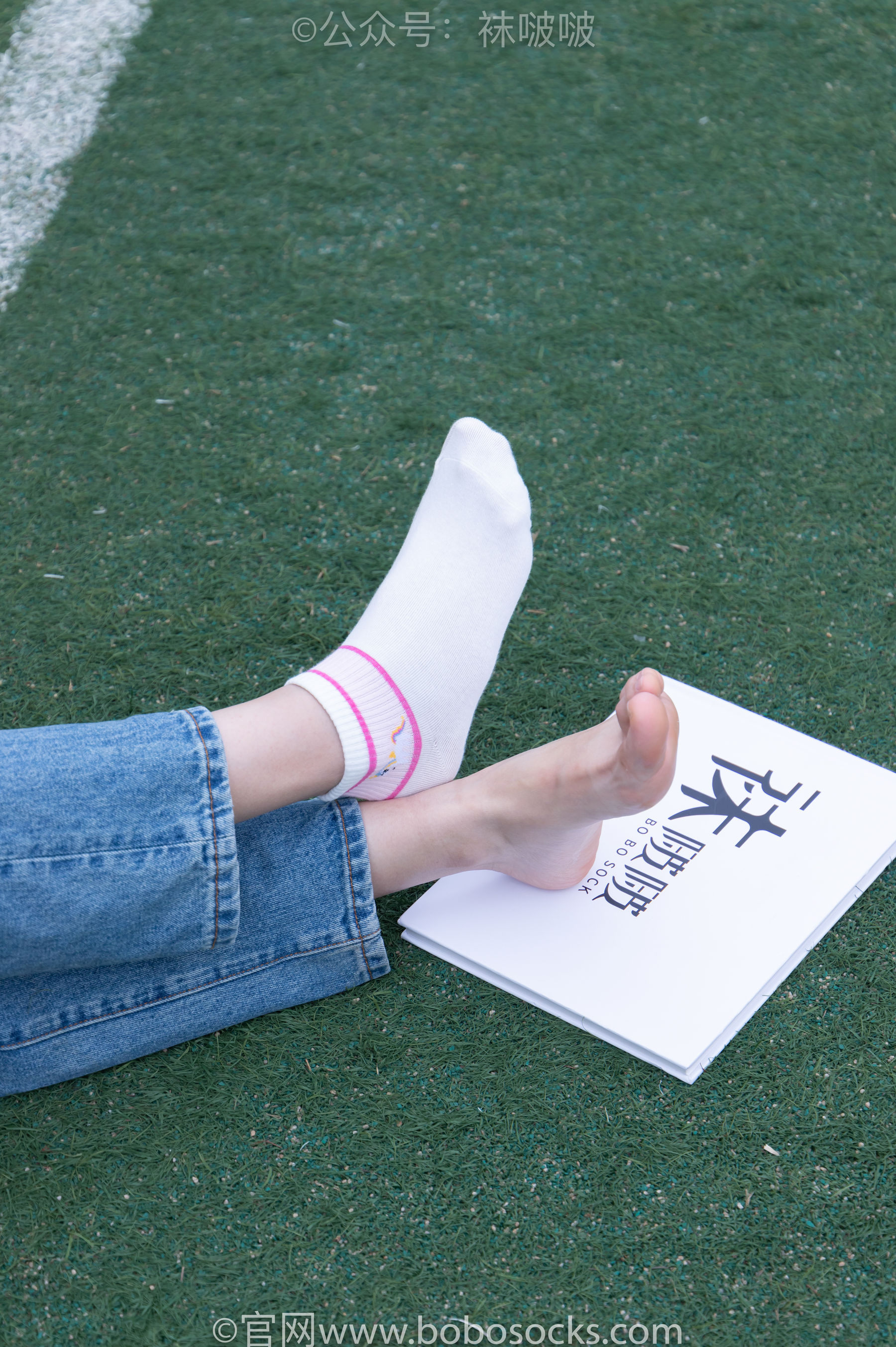 BoBoSocks袜啵啵 No.004 泡芙-vans帆布鞋、白棉袜、裸足