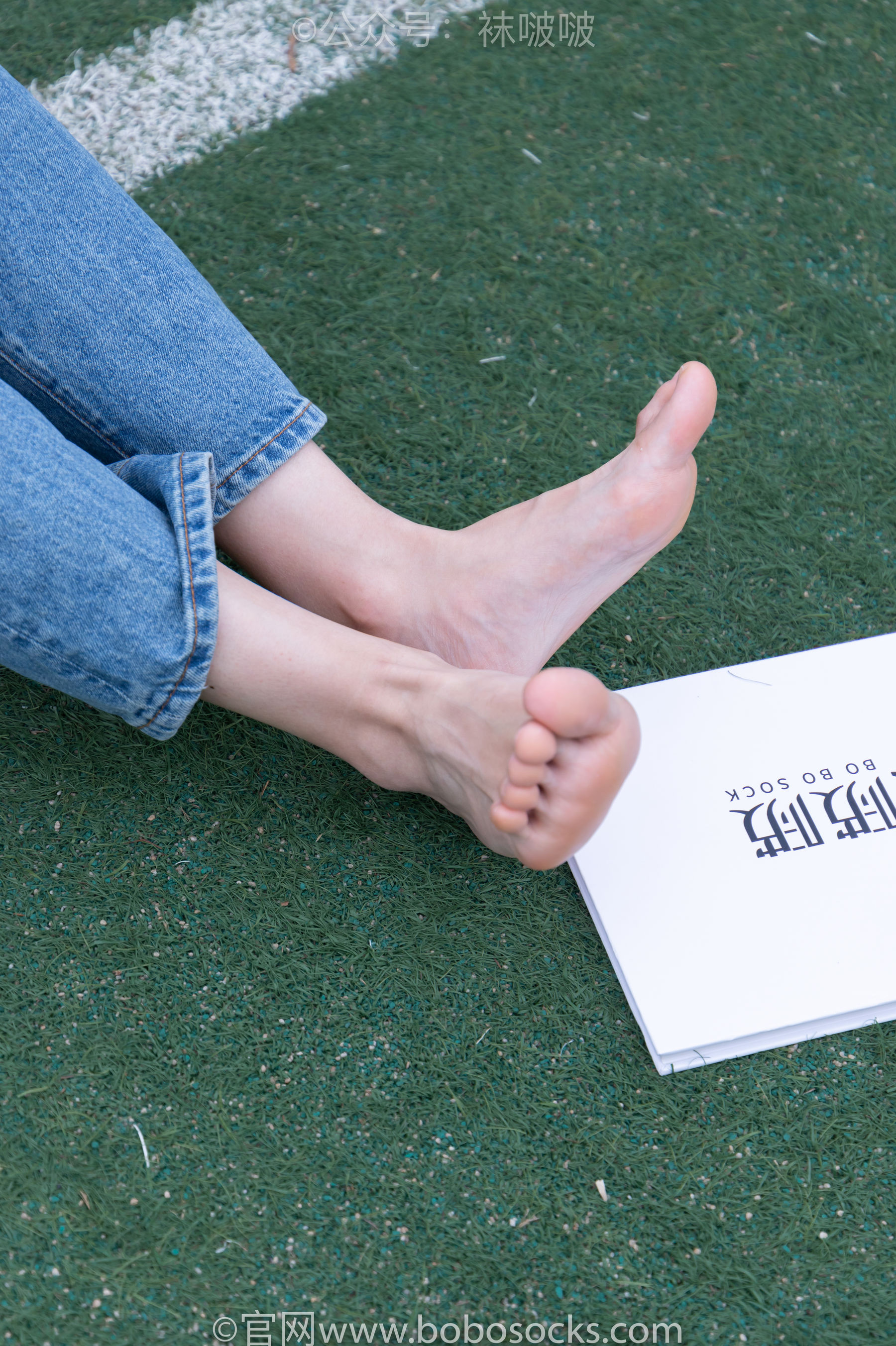 BoBoSocks袜啵啵 No.004 泡芙-vans帆布鞋、白棉袜、裸足