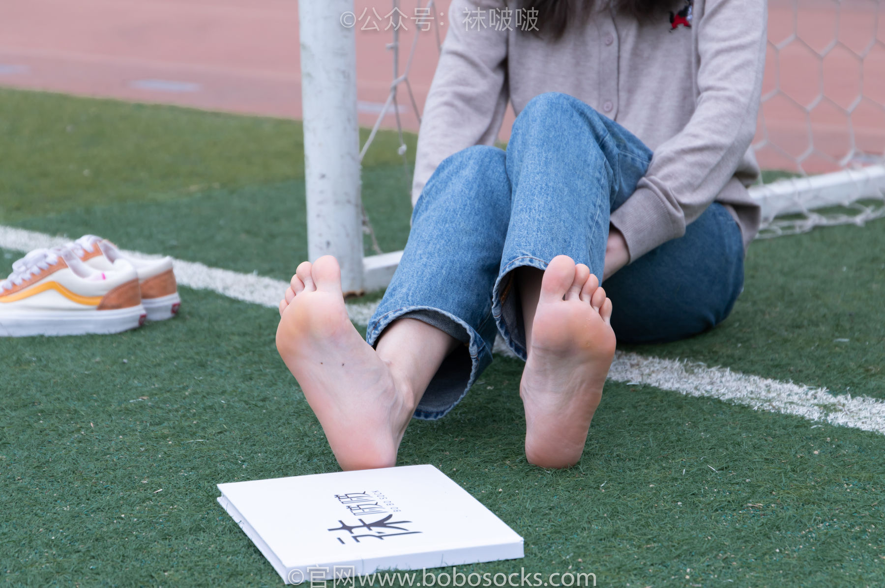 BoBoSocks袜啵啵 No.004 泡芙-vans帆布鞋、白棉袜、裸足