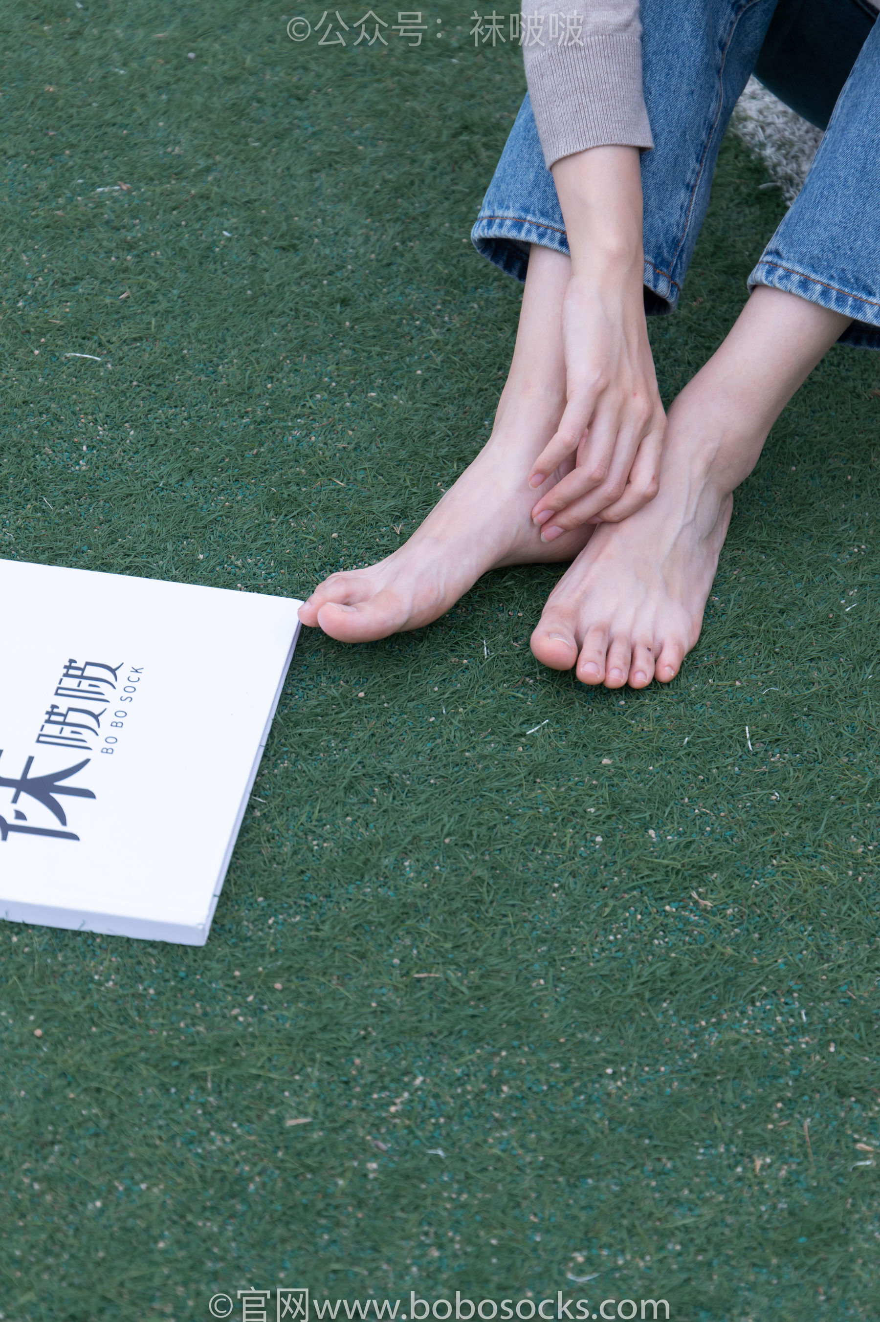 BoBoSocks袜啵啵 No.004 泡芙-vans帆布鞋、白棉袜、裸足