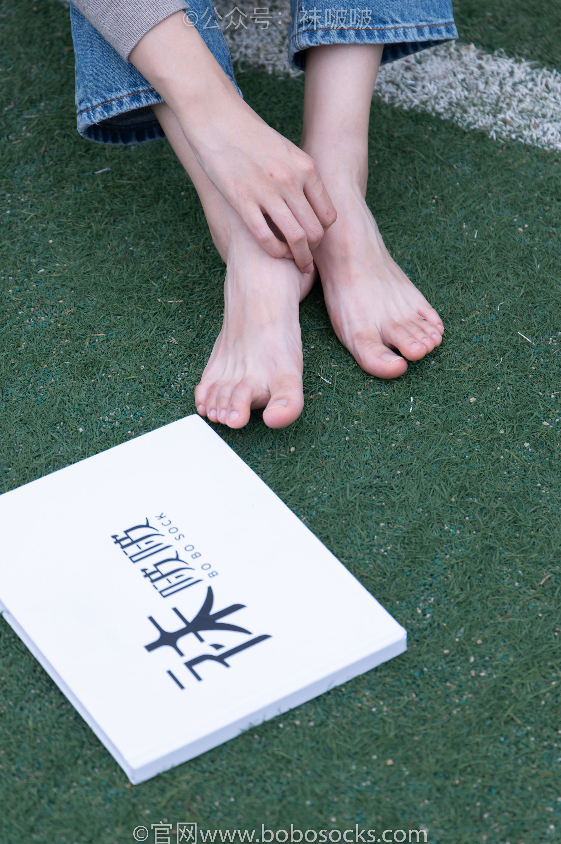BoBoSocks袜啵啵 No.004 泡芙-vans帆布鞋、白棉袜、裸足