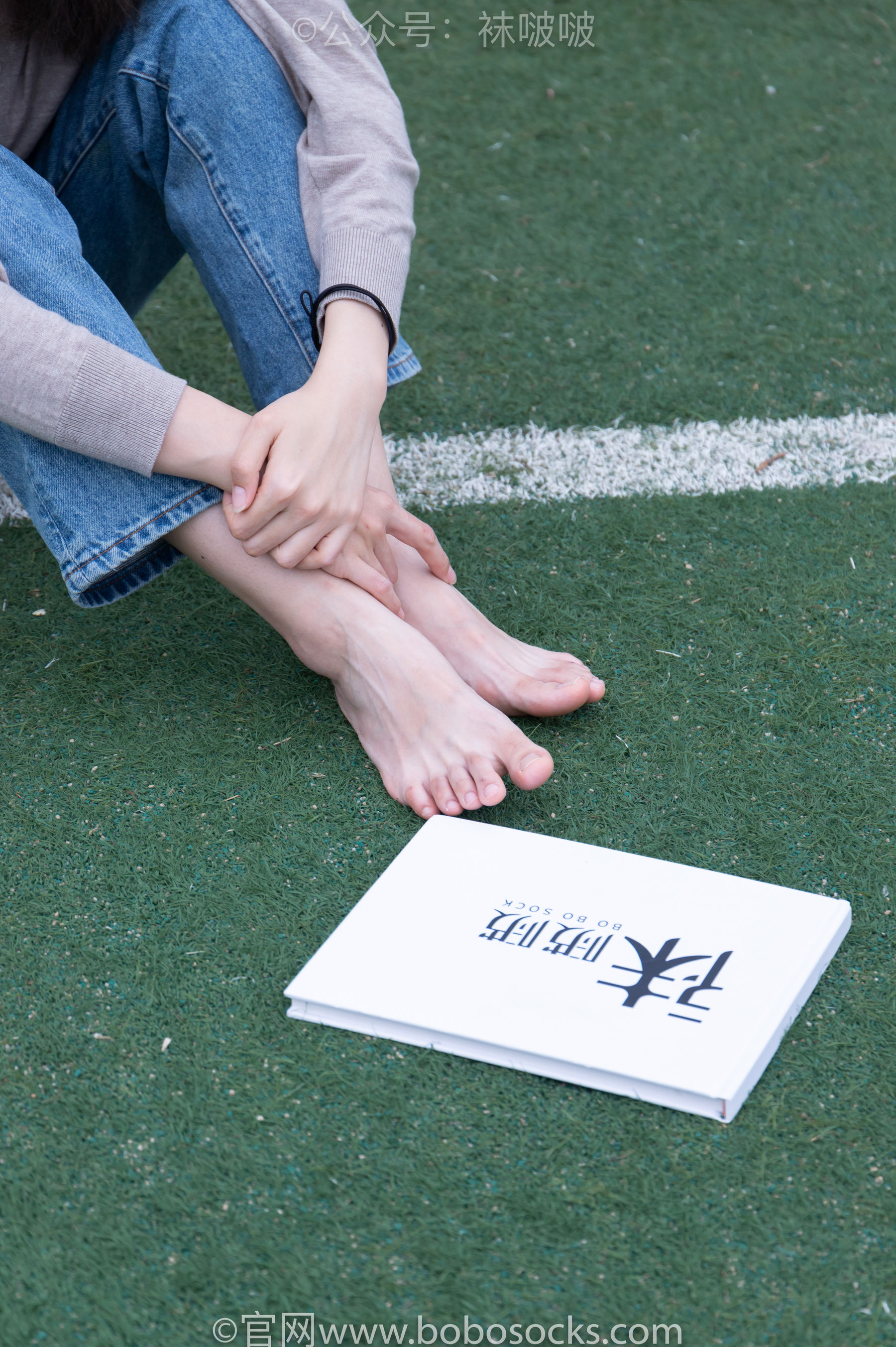BoBoSocks袜啵啵 No.004 泡芙-vans帆布鞋、白棉袜、裸足
