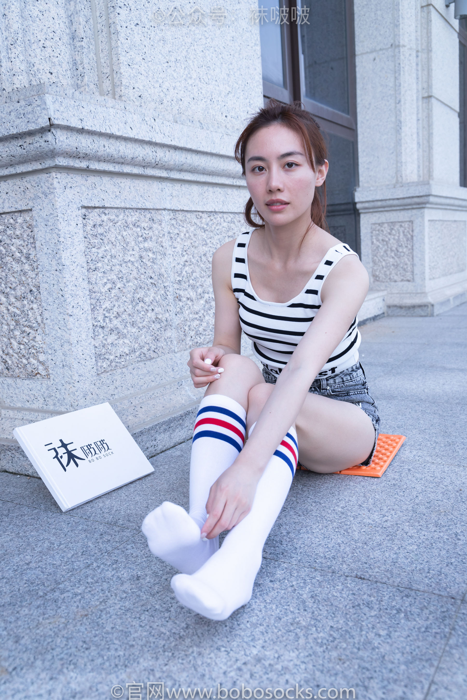BoBoSocks袜啵啵 No.006 小米-运动鞋、白色小腿袜、裸足