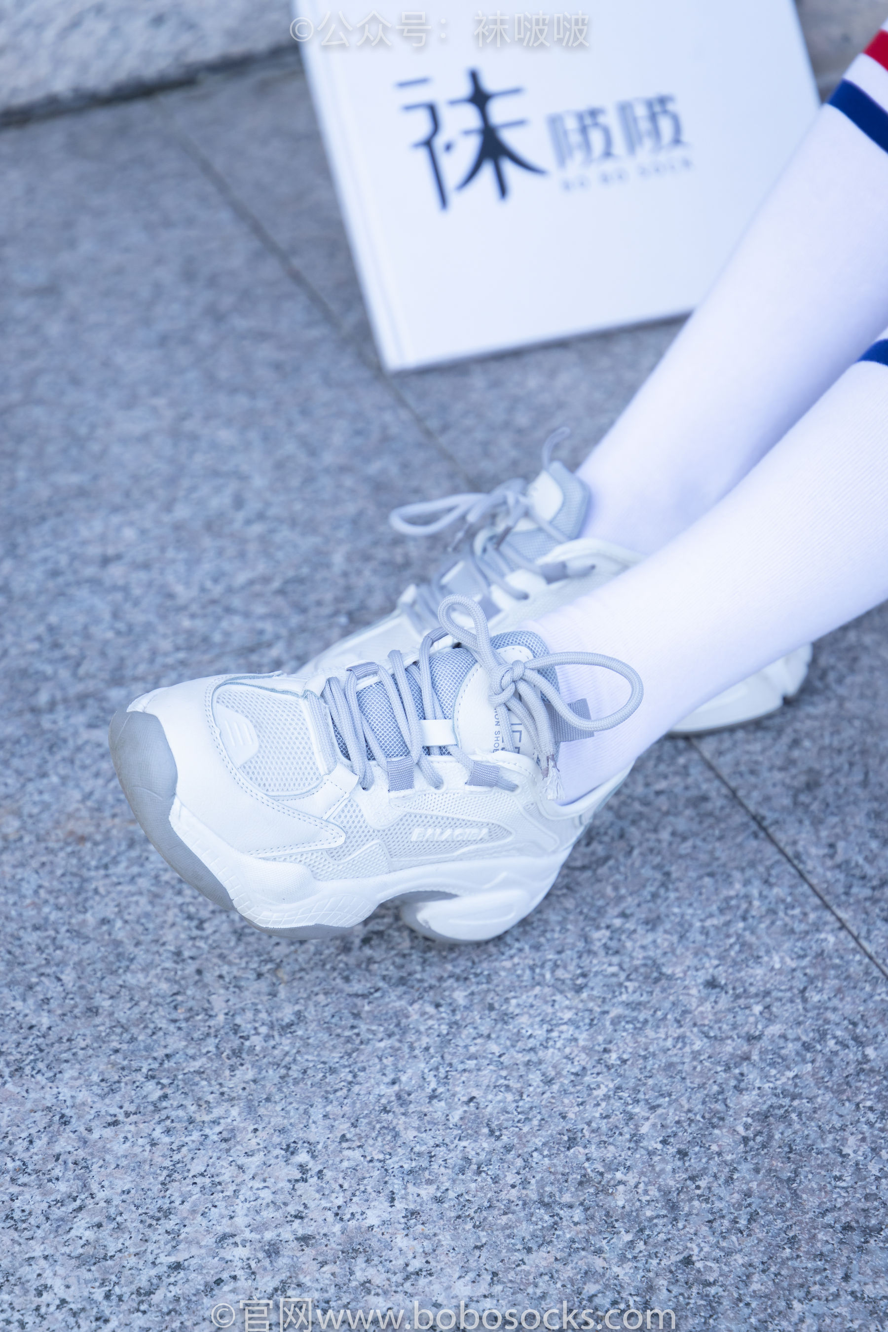 BoBoSocks袜啵啵 No.006 小米-运动鞋、白色小腿袜、裸足
