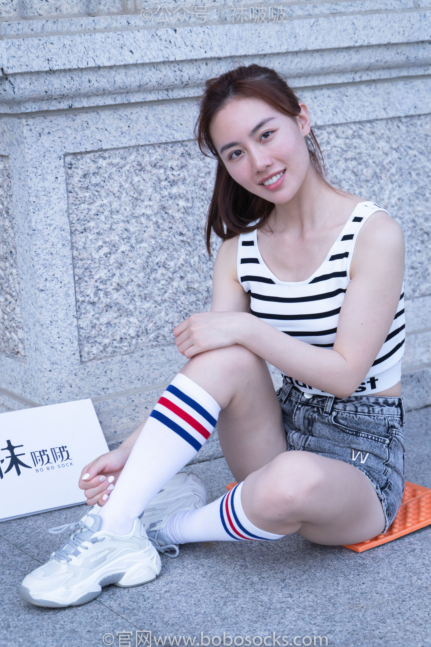 BoBoSocks袜啵啵 No.006 小米-运动鞋、白色小腿袜、裸足