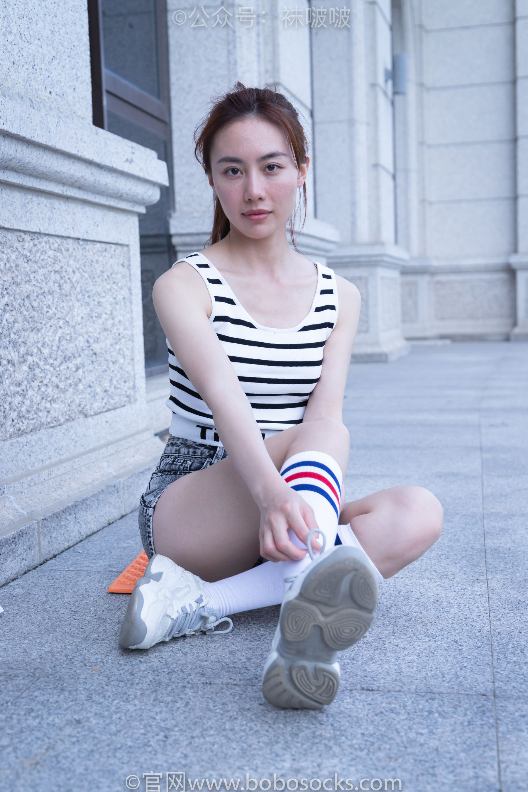 BoBoSocks袜啵啵 No.006 小米-运动鞋、白色小腿袜、裸足