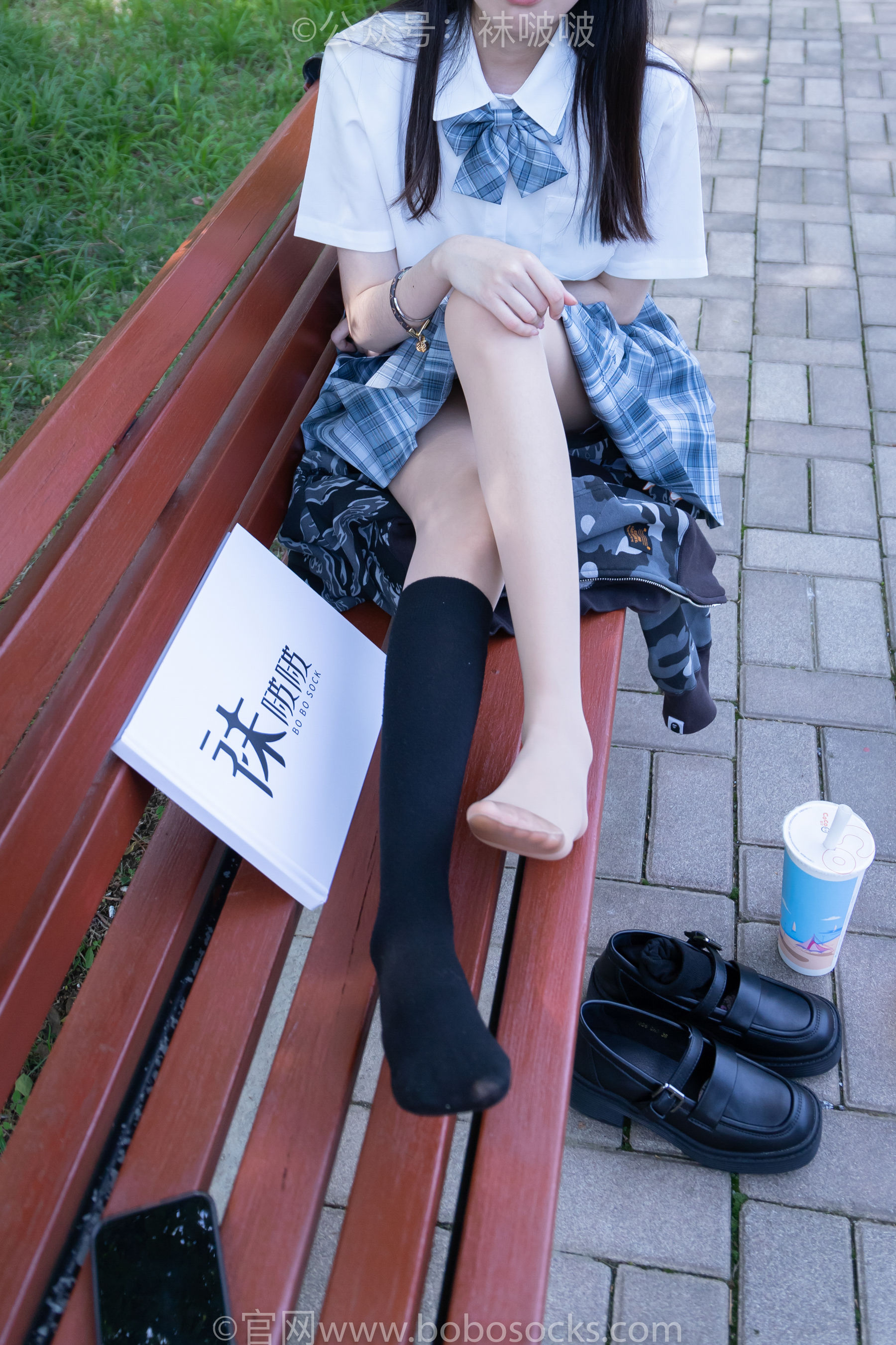 BoBoSocks袜啵啵 No.007 稚予-JK制服、皮鞋、黑色中筒棉袜、肉丝