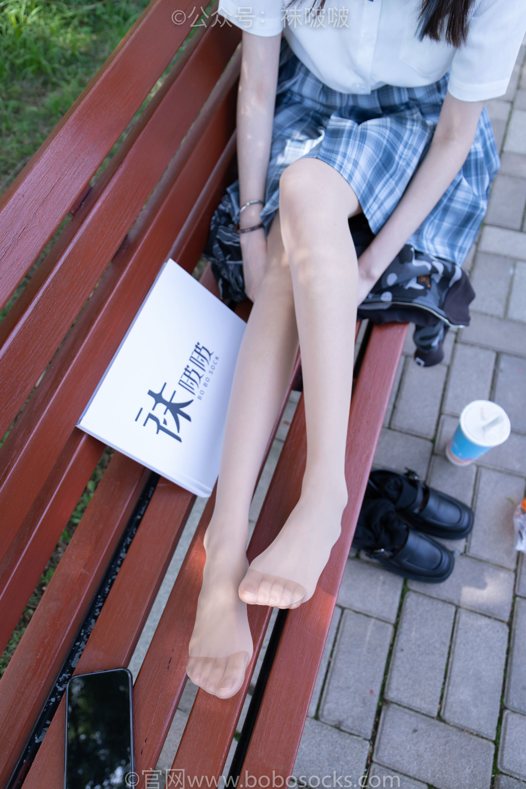 BoBoSocks袜啵啵 No.007 稚予-JK制服、皮鞋、黑色中筒棉袜、肉丝