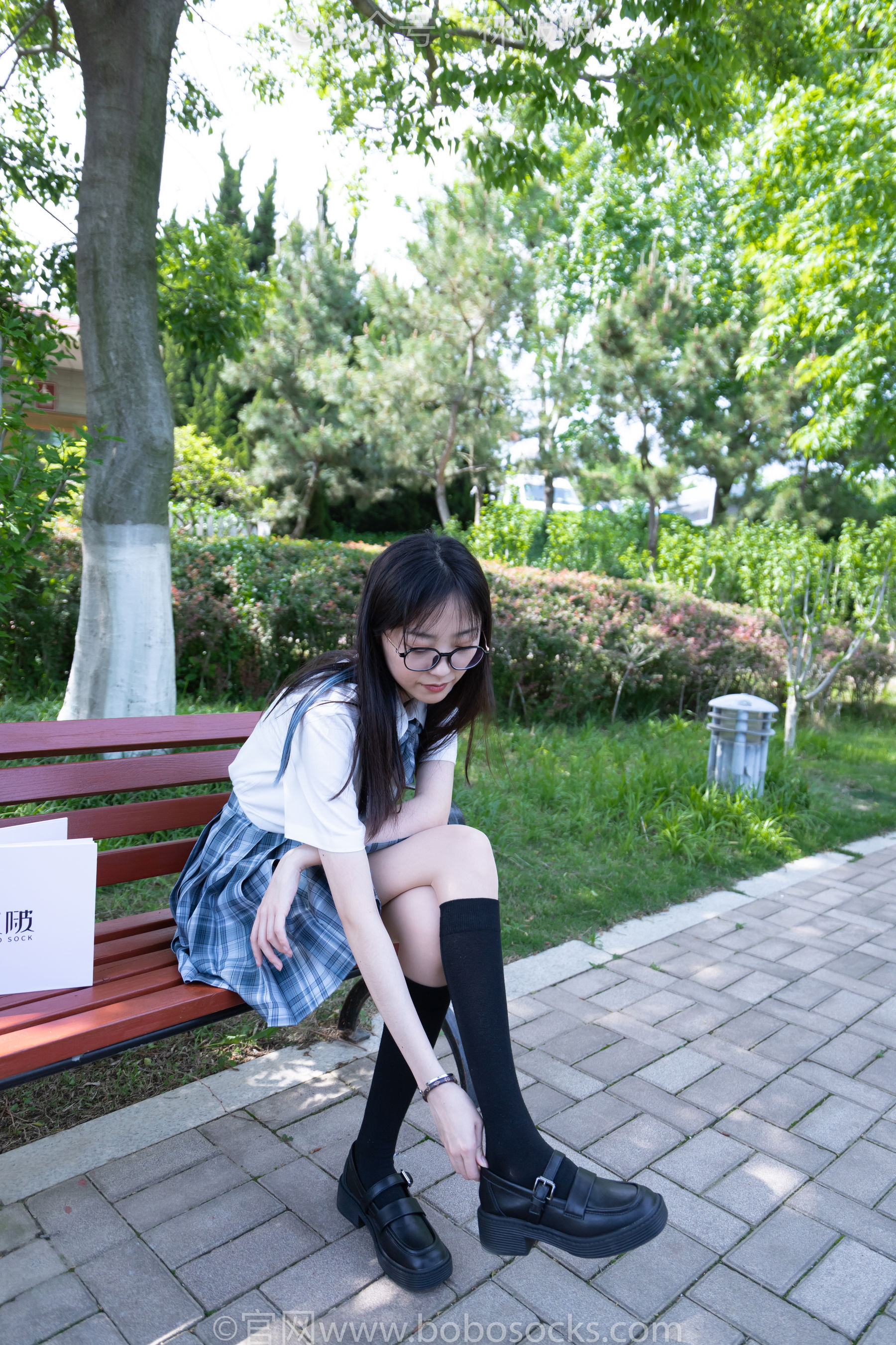 BoBoSocks袜啵啵 No.007 稚予-JK制服、皮鞋、黑色中筒棉袜、肉丝