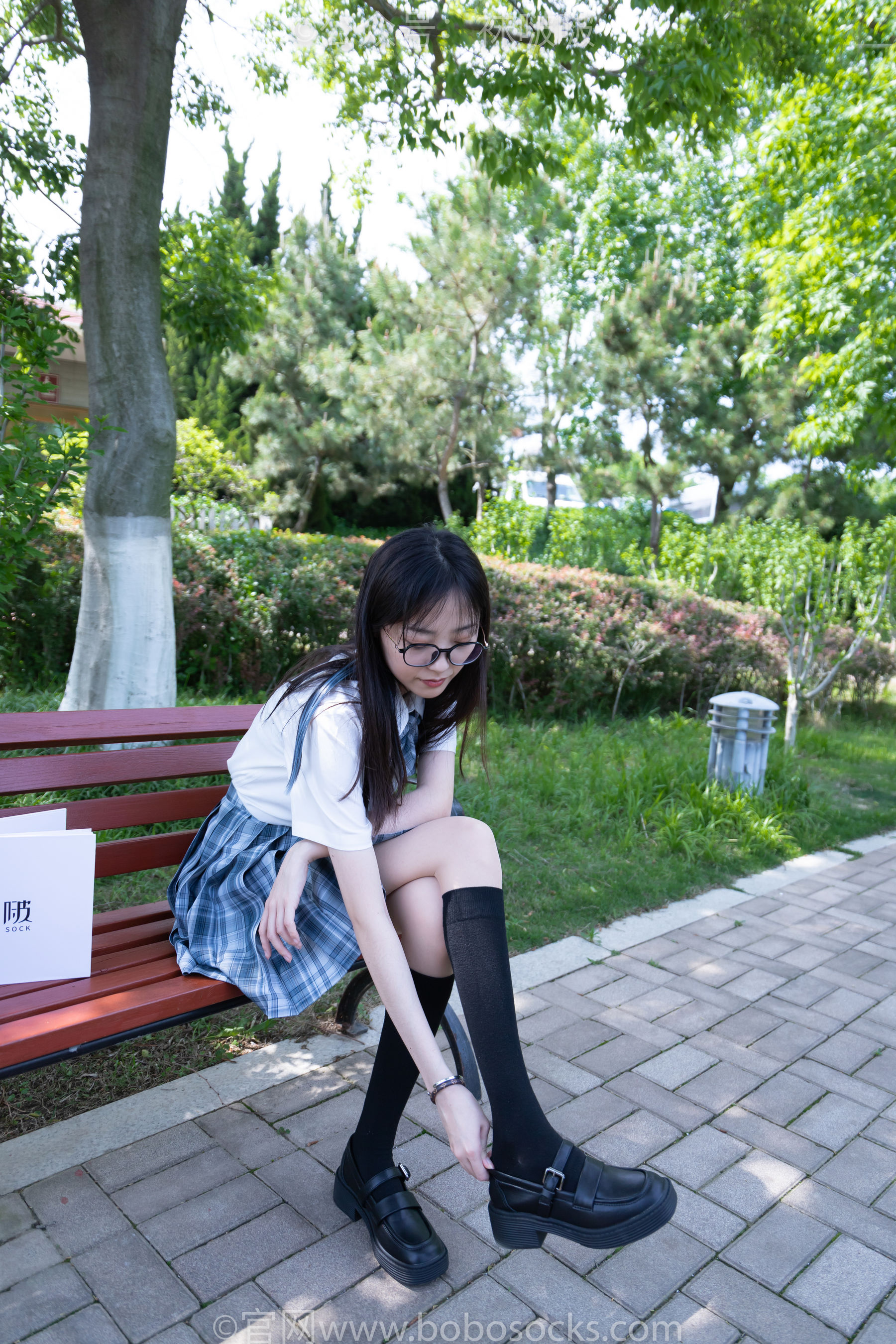 BoBoSocks袜啵啵 No.007 稚予-JK制服、皮鞋、黑色中筒棉袜、肉丝