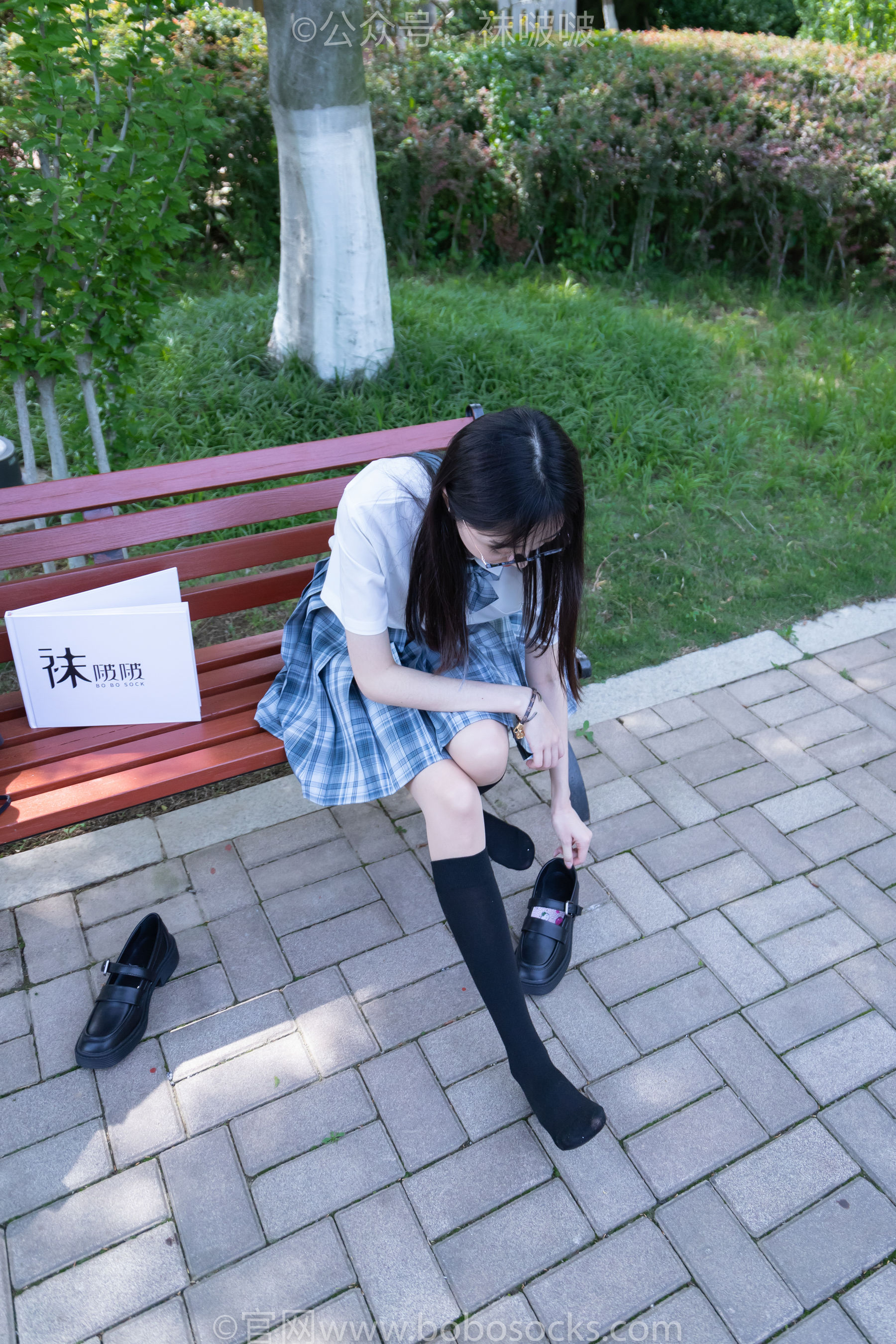 BoBoSocks袜啵啵 No.007 稚予-JK制服、皮鞋、黑色中筒棉袜、肉丝