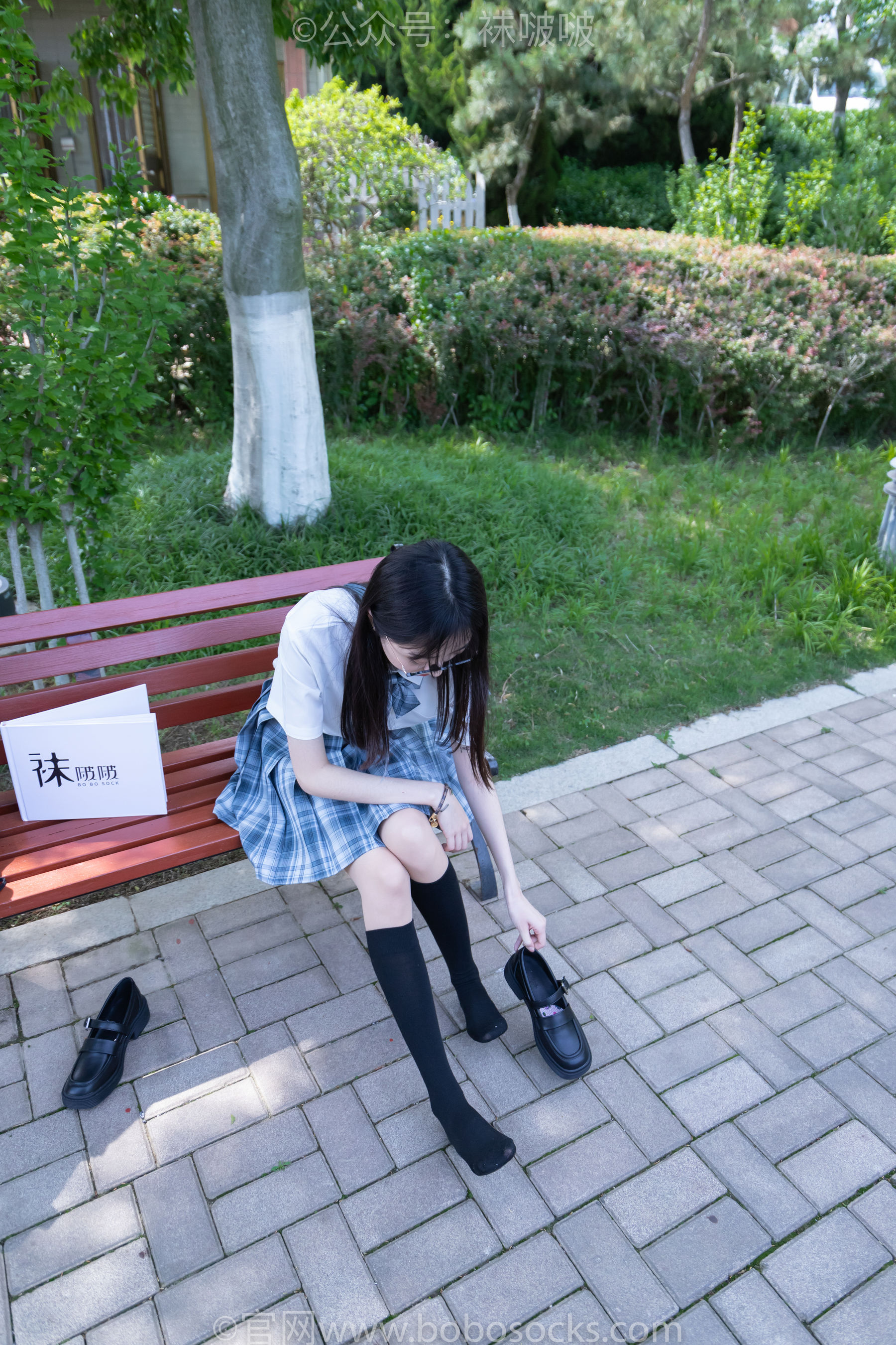 BoBoSocks袜啵啵 No.007 稚予-JK制服、皮鞋、黑色中筒棉袜、肉丝