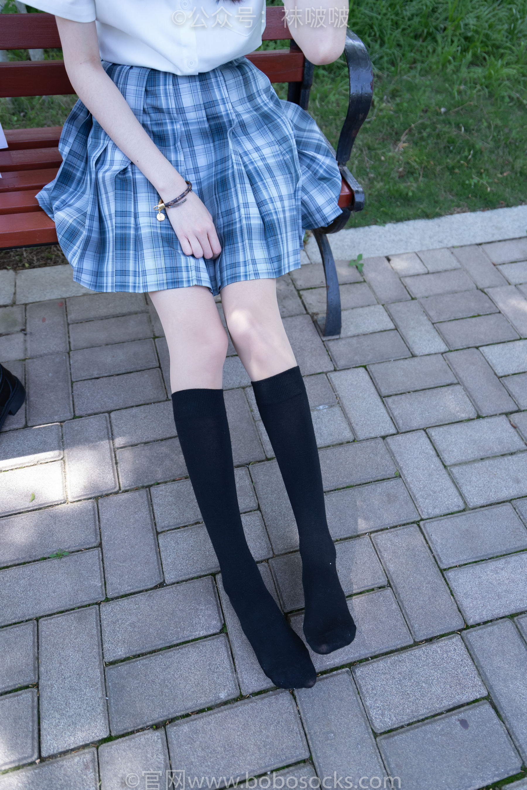BoBoSocks袜啵啵 No.007 稚予-JK制服、皮鞋、黑色中筒棉袜、肉丝