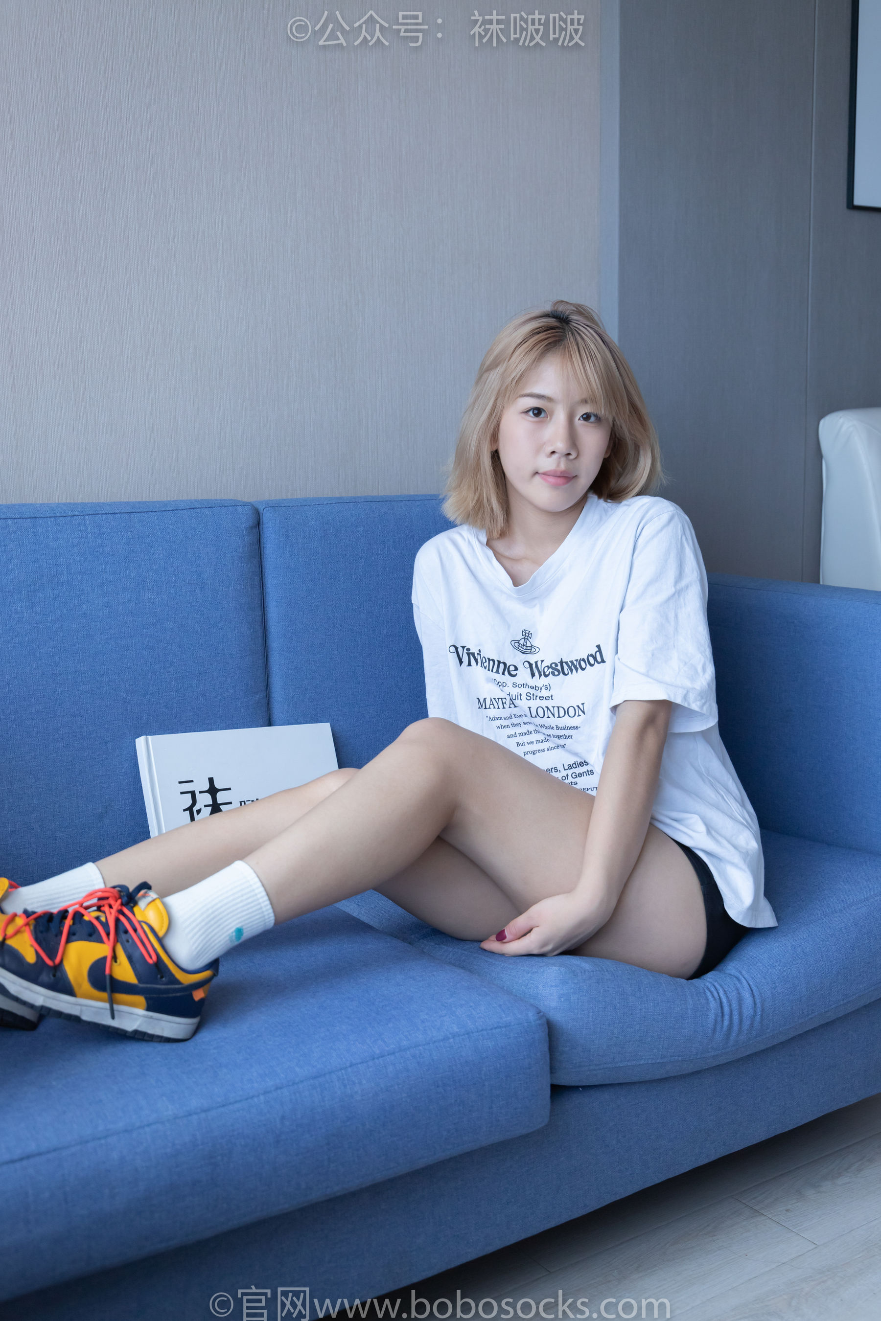 BoBoSocks袜啵啵 No.009 果冻-耐克板鞋、白棉袜、裸足