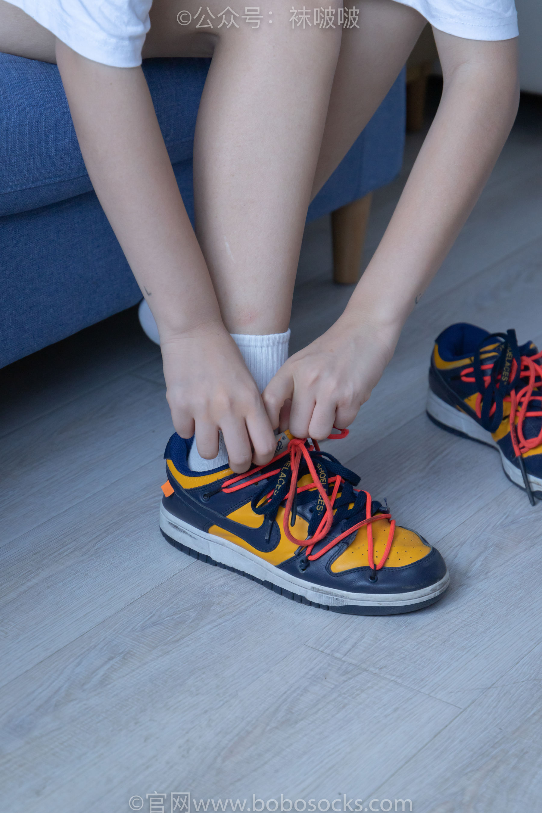BoBoSocks袜啵啵 No.009 果冻-耐克板鞋、白棉袜、裸足