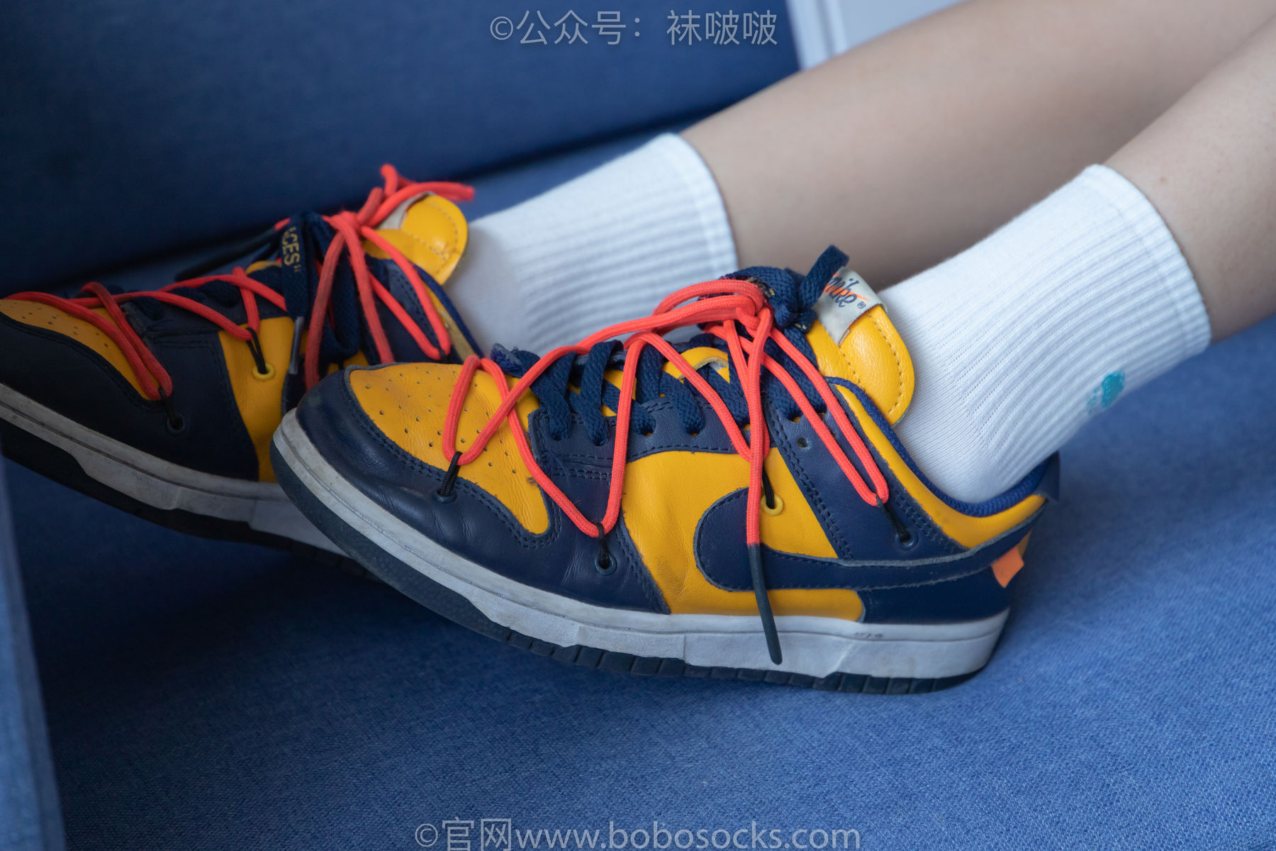 BoBoSocks袜啵啵 No.009 果冻-耐克板鞋、白棉袜、裸足