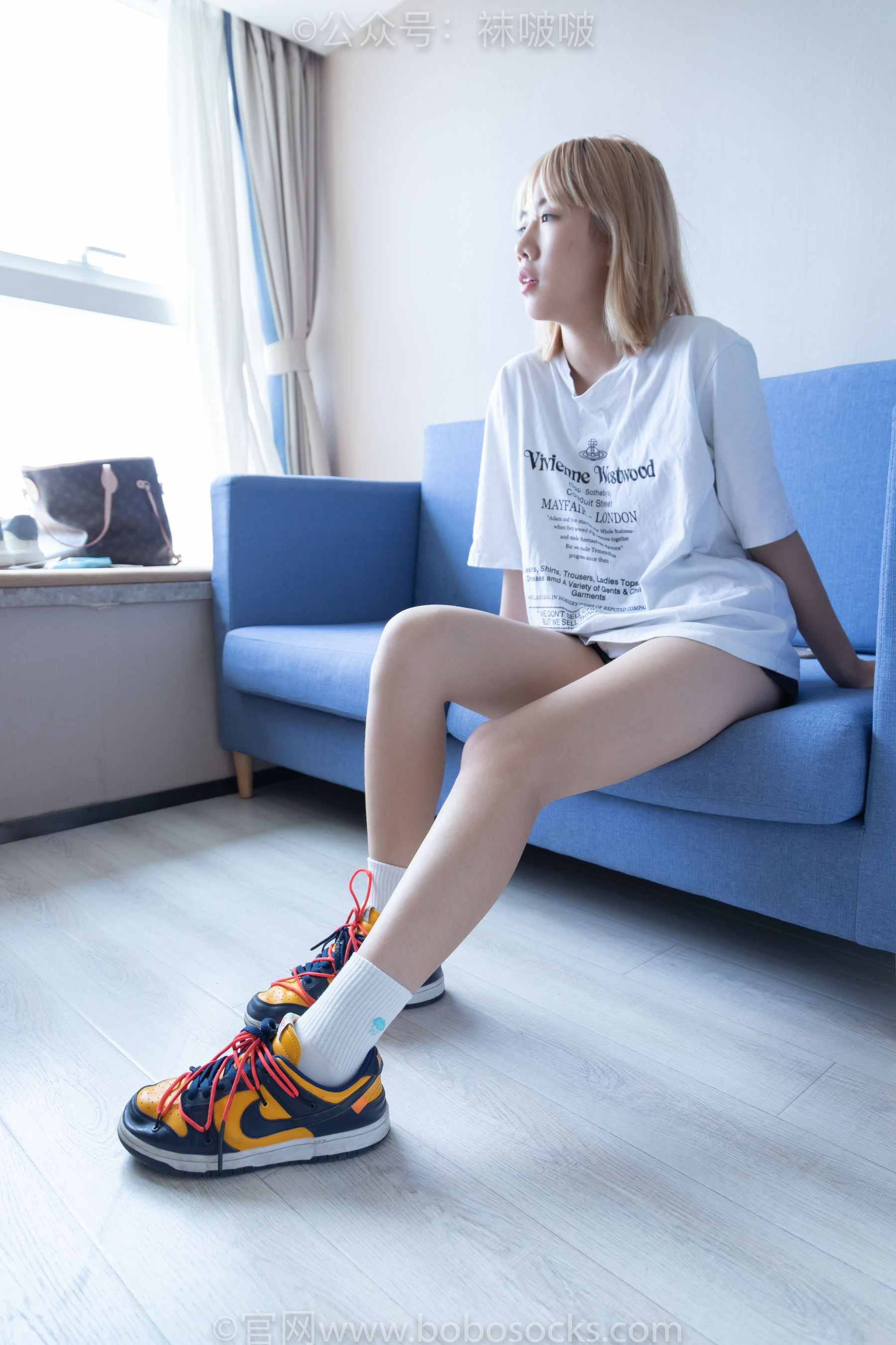 BoBoSocks袜啵啵 No.009 果冻-耐克板鞋、白棉袜、裸足