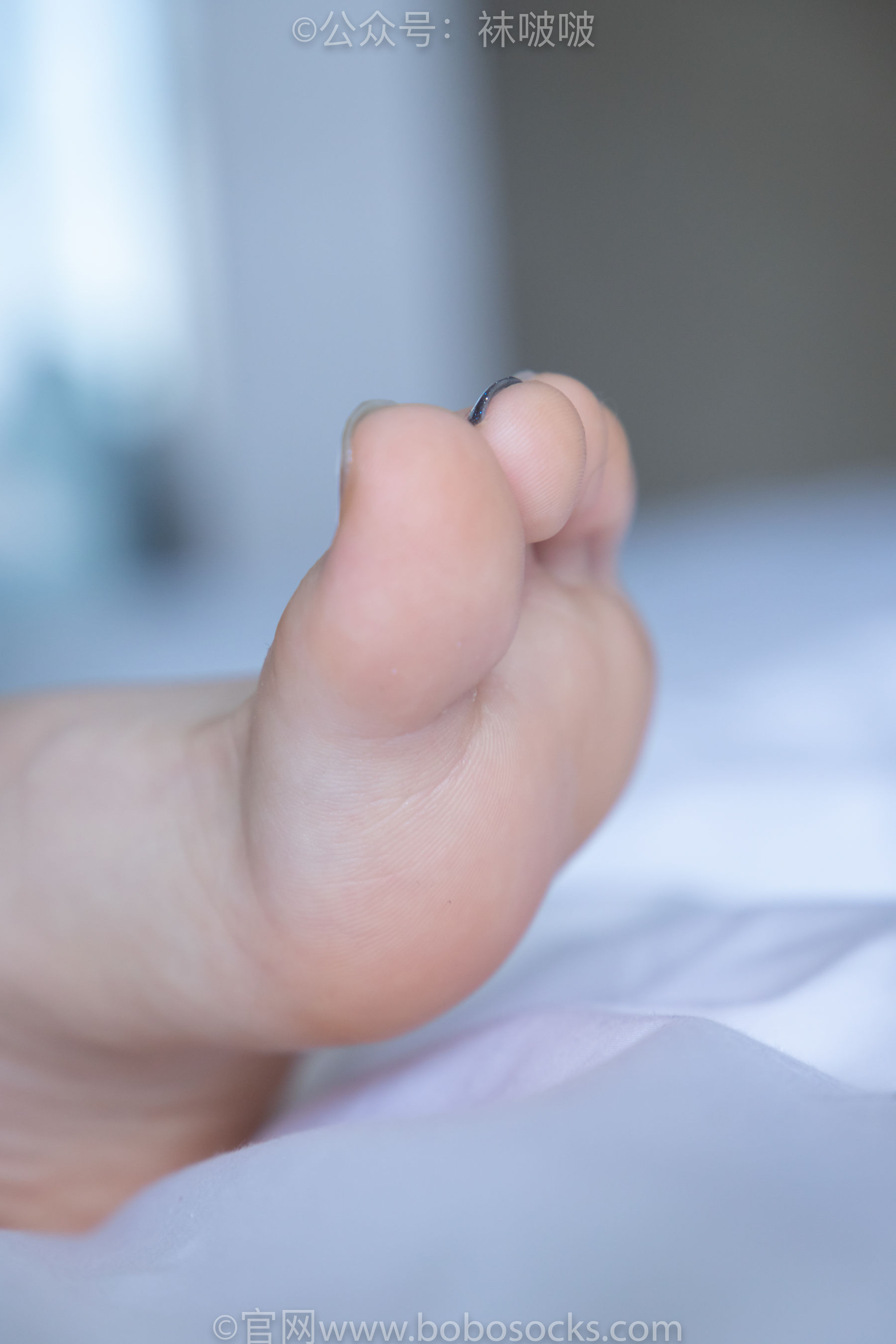 BoBoSocks袜啵啵 No.009 果冻-耐克板鞋、白棉袜、裸足