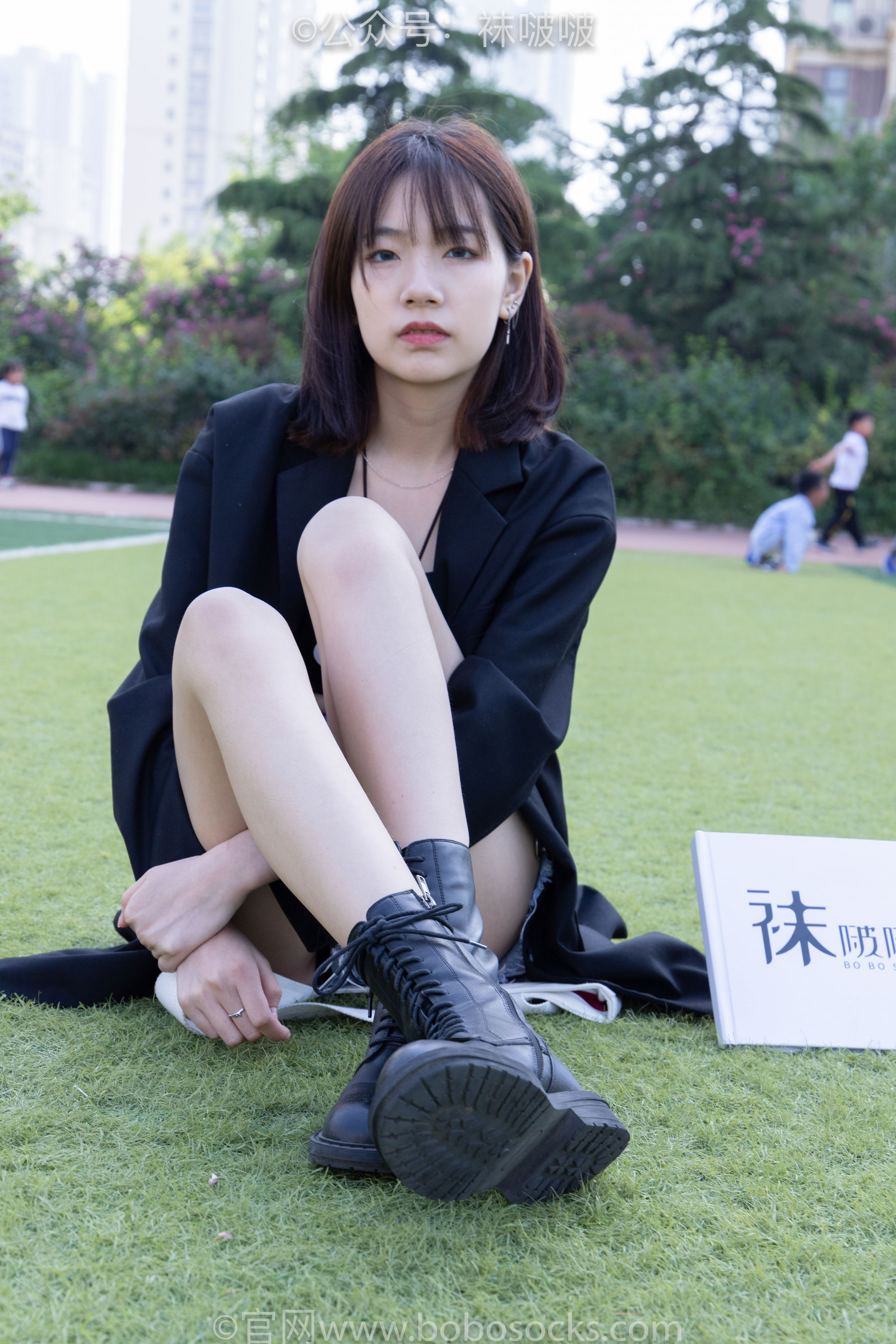 BoBoSocks袜啵啵 No.010 小甜豆-马丁靴、白色短棉袜、裸足