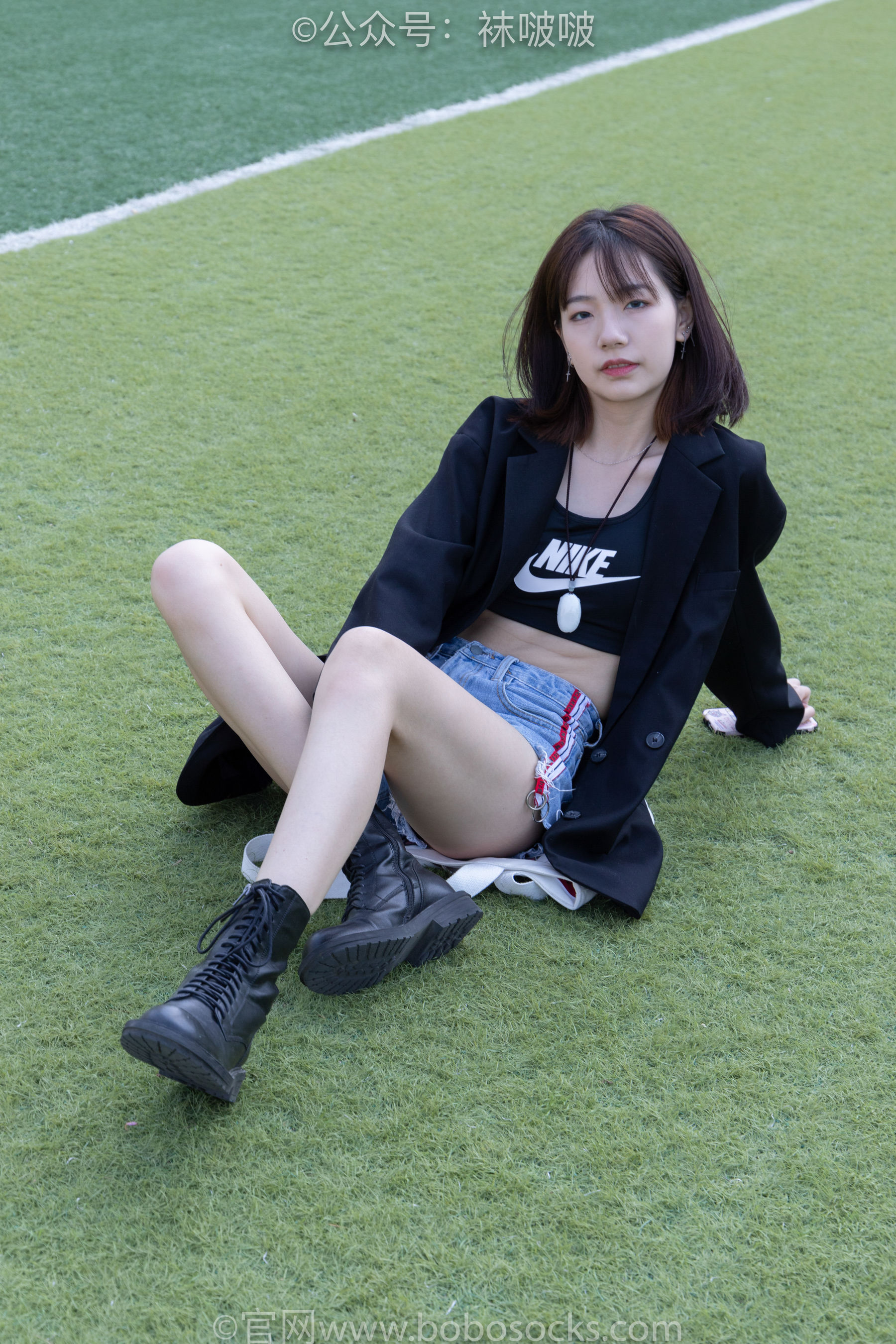 BoBoSocks袜啵啵 No.010 小甜豆-马丁靴、白色短棉袜、裸足