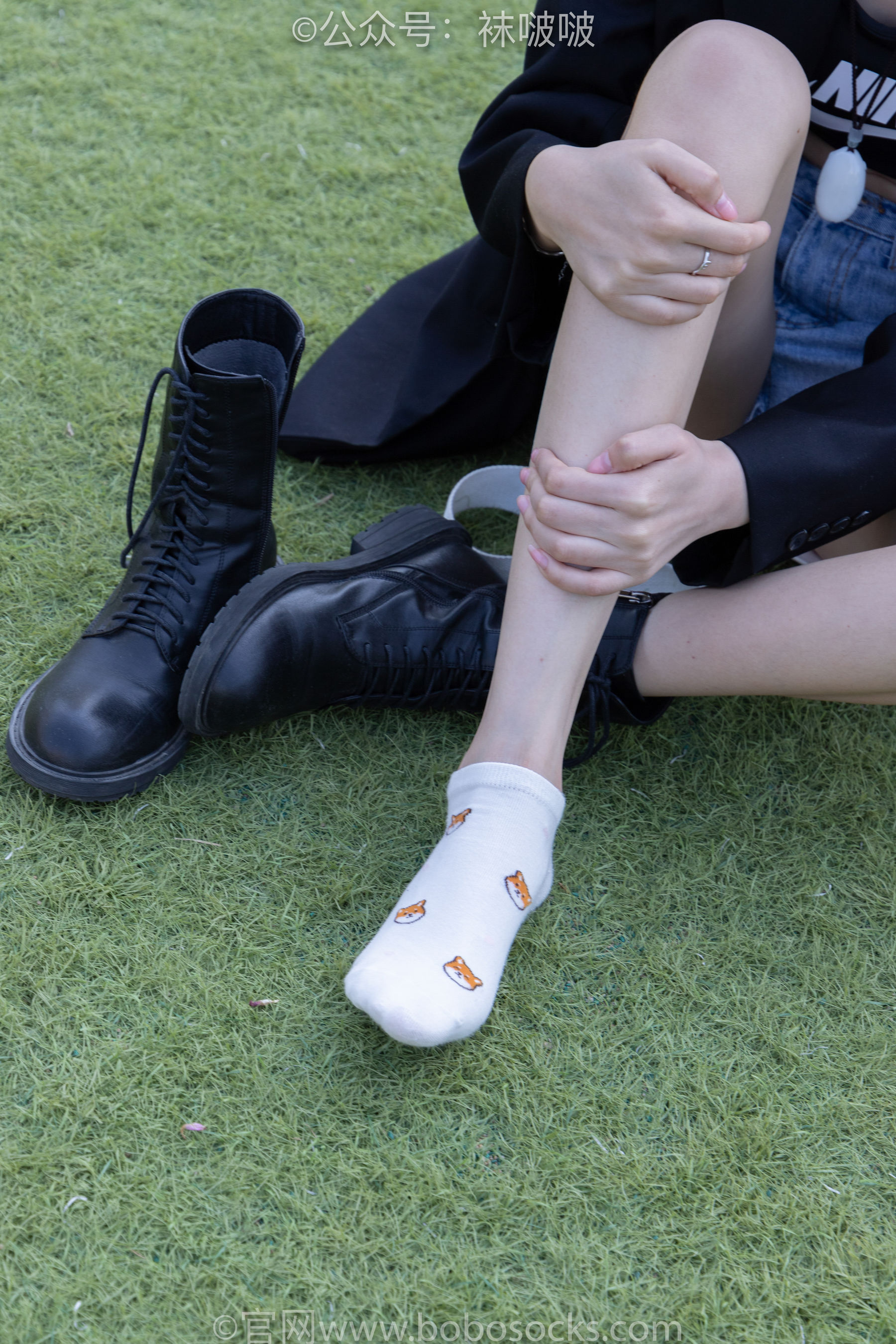 BoBoSocks袜啵啵 No.010 小甜豆-马丁靴、白色短棉袜、裸足