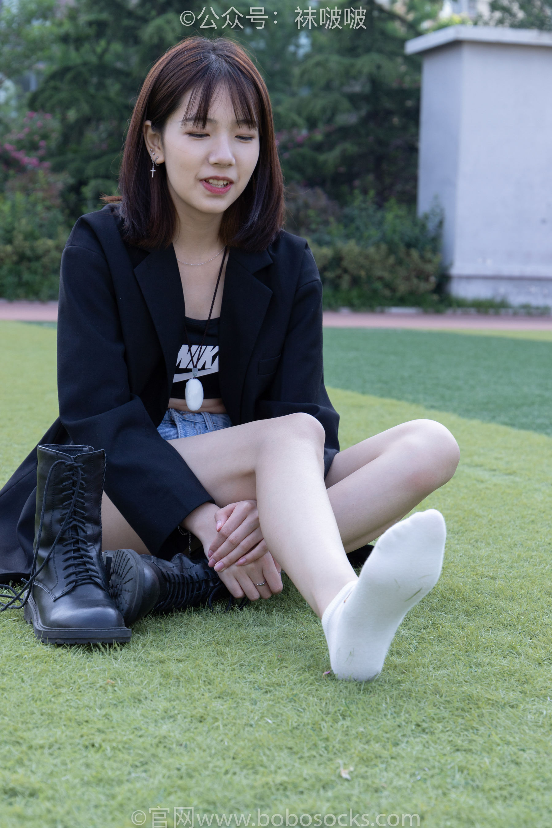 BoBoSocks袜啵啵 No.010 小甜豆-马丁靴、白色短棉袜、裸足