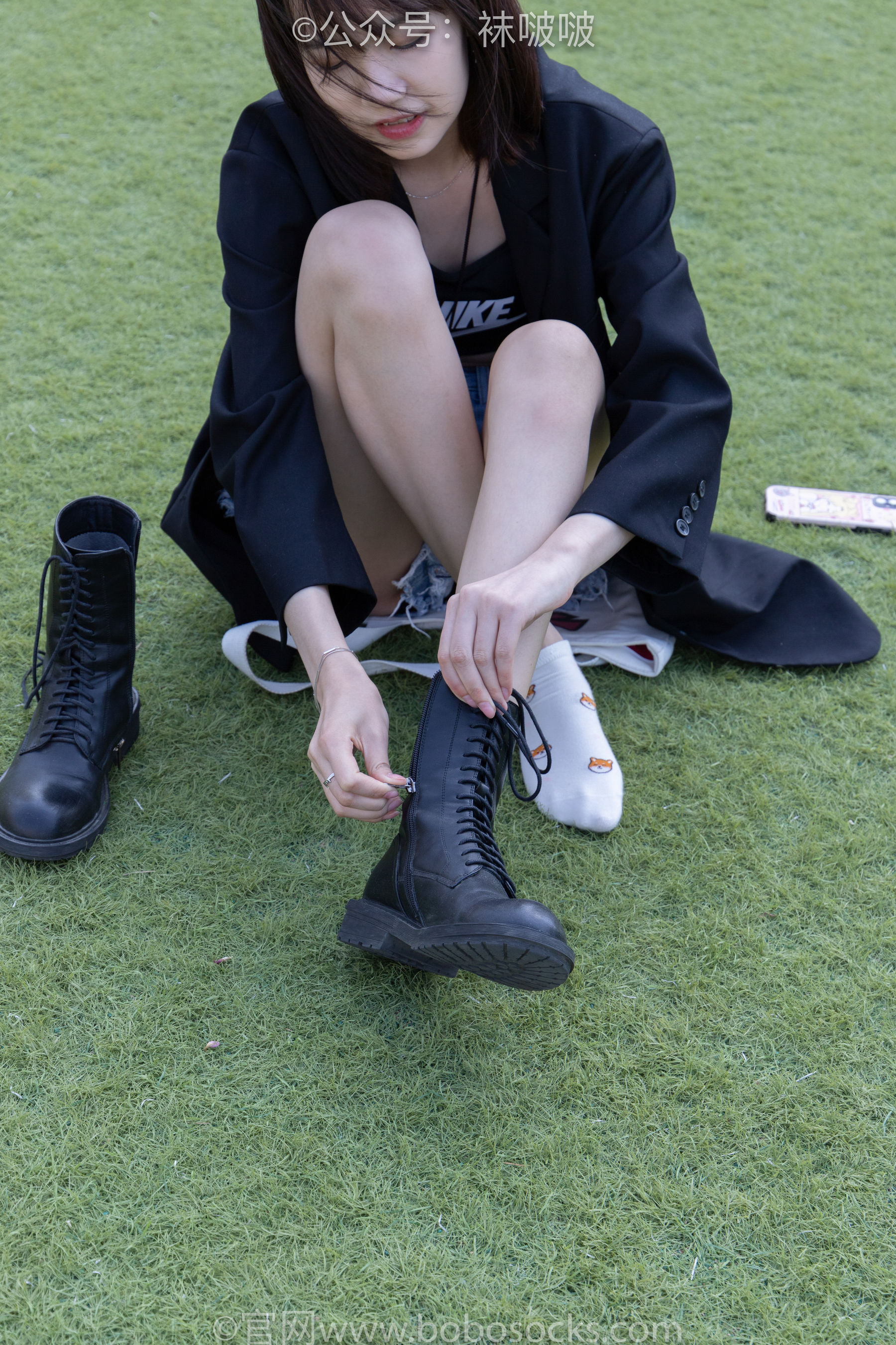 BoBoSocks袜啵啵 No.010 小甜豆-马丁靴、白色短棉袜、裸足
