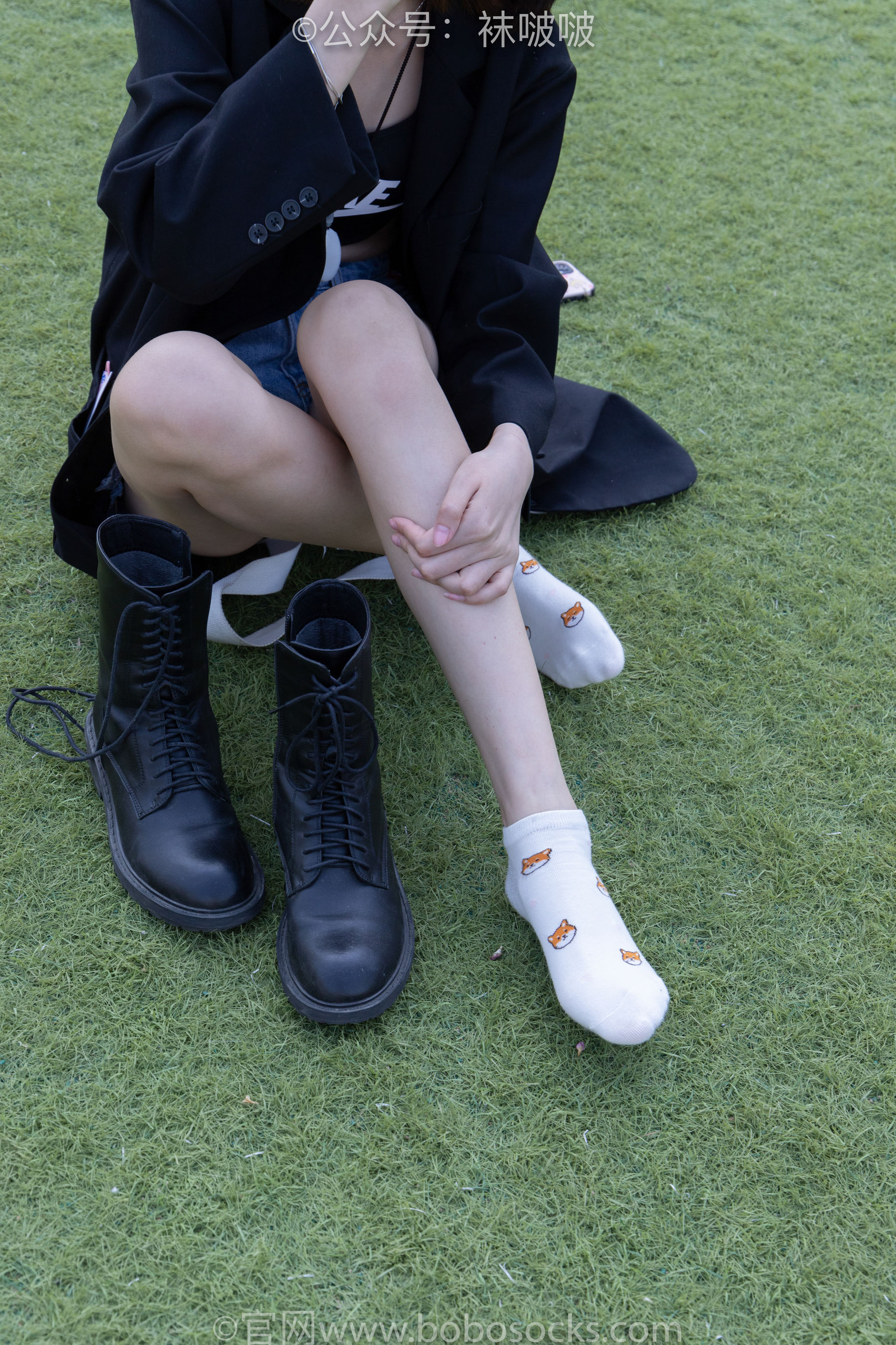 BoBoSocks袜啵啵 No.010 小甜豆-马丁靴、白色短棉袜、裸足