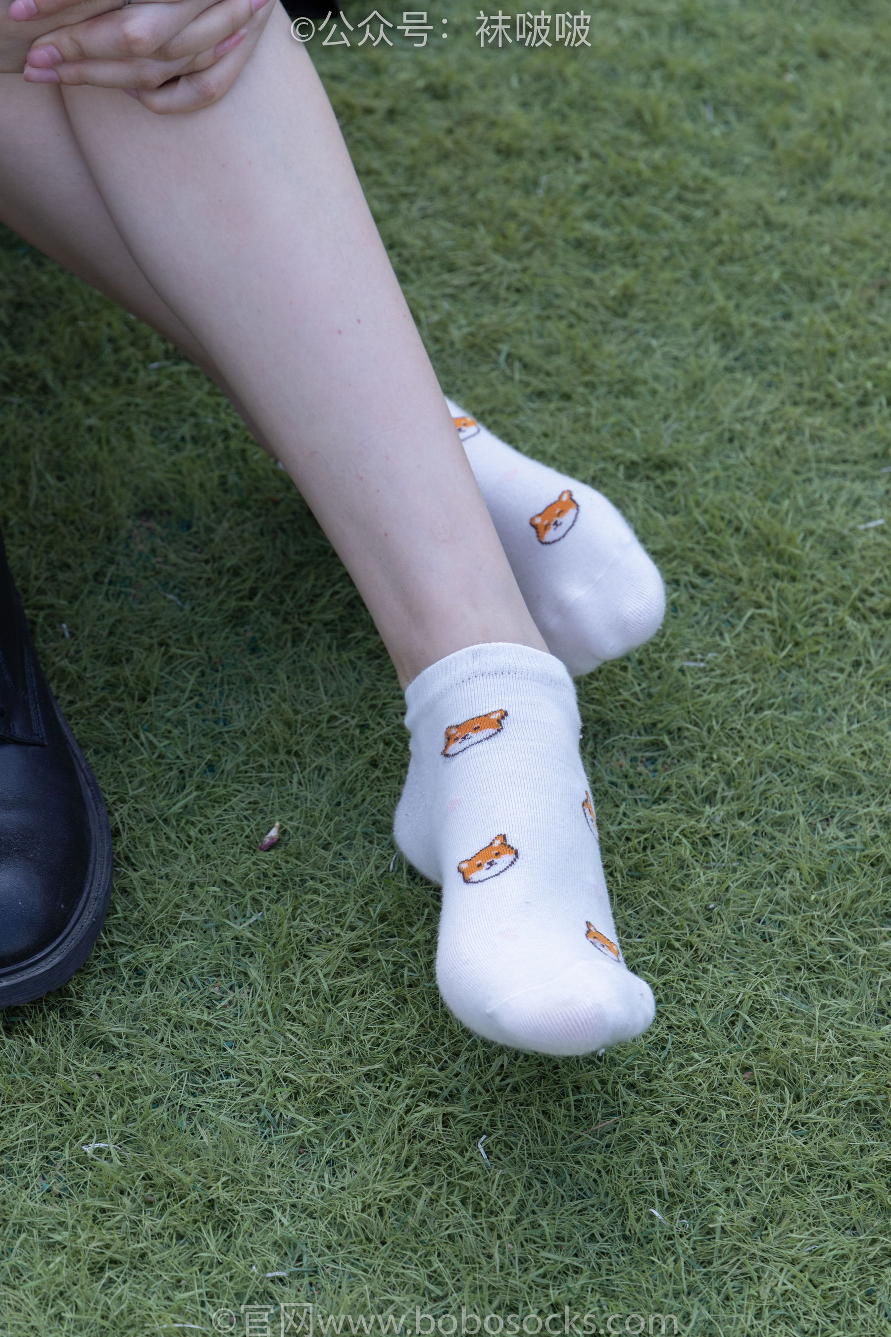 BoBoSocks袜啵啵 No.010 小甜豆-马丁靴、白色短棉袜、裸足