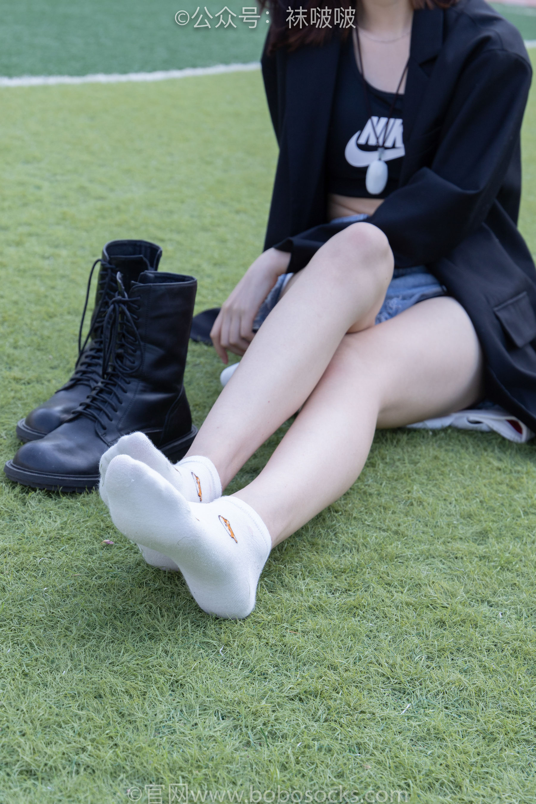 BoBoSocks袜啵啵 No.010 小甜豆-马丁靴、白色短棉袜、裸足