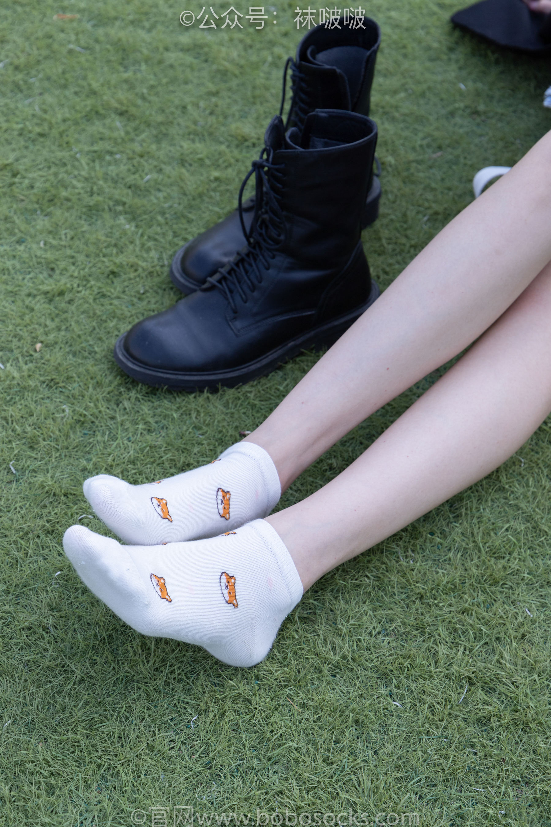 BoBoSocks袜啵啵 No.010 小甜豆-马丁靴、白色短棉袜、裸足