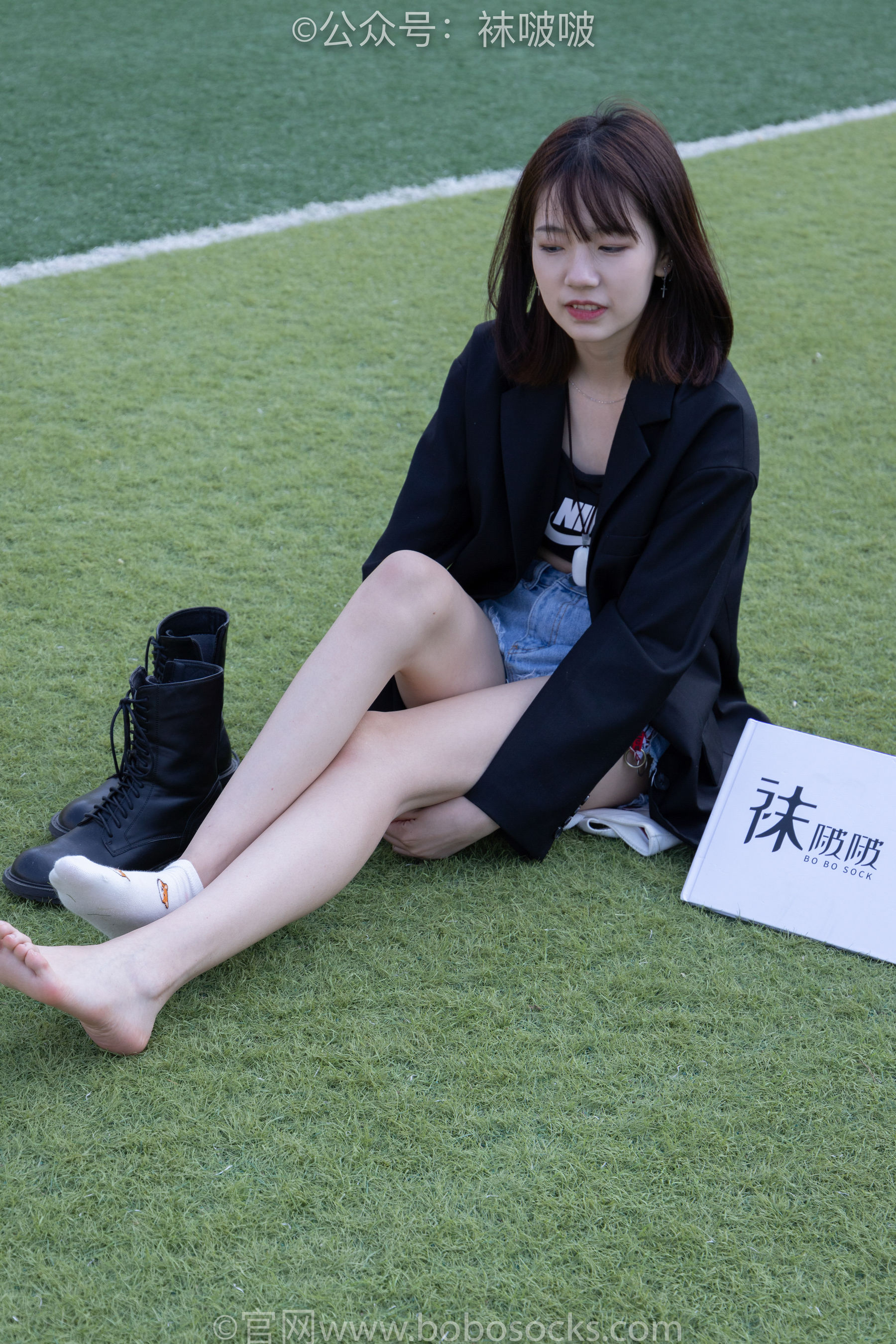 BoBoSocks袜啵啵 No.010 小甜豆-马丁靴、白色短棉袜、裸足