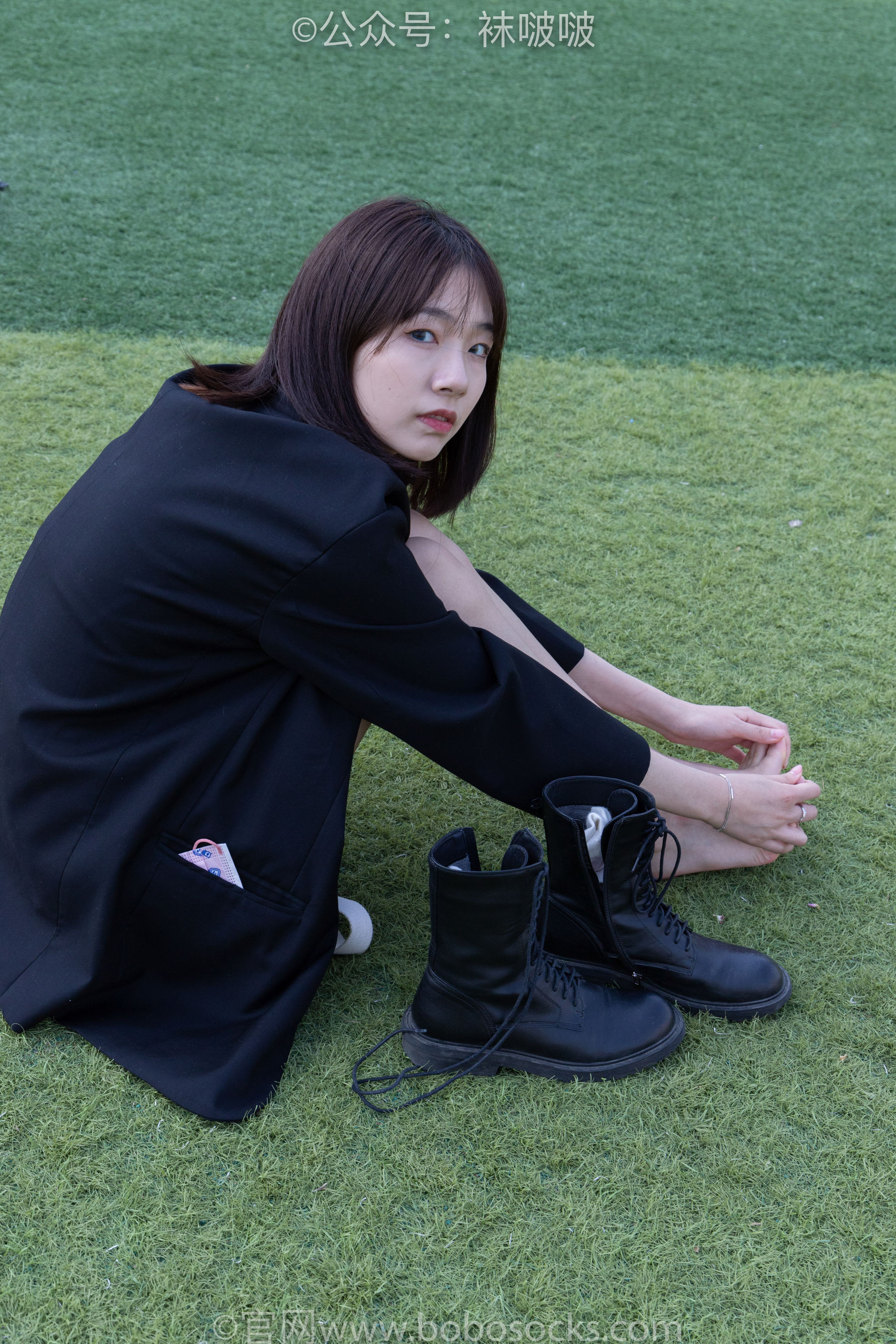 BoBoSocks袜啵啵 No.010 小甜豆-马丁靴、白色短棉袜、裸足