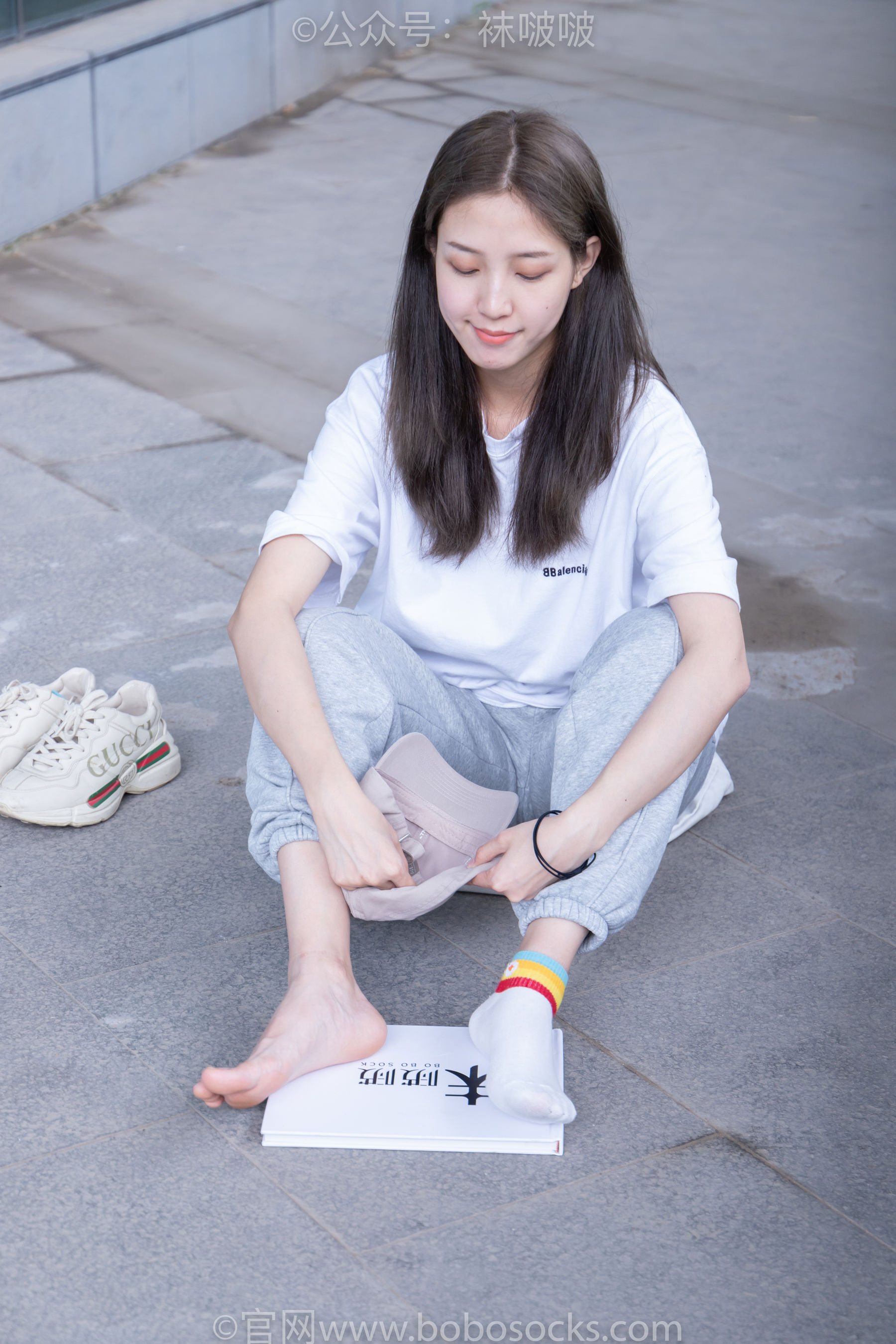 BoBoSocks袜啵啵 No.012 泡芙-运动鞋、白棉袜、裸足