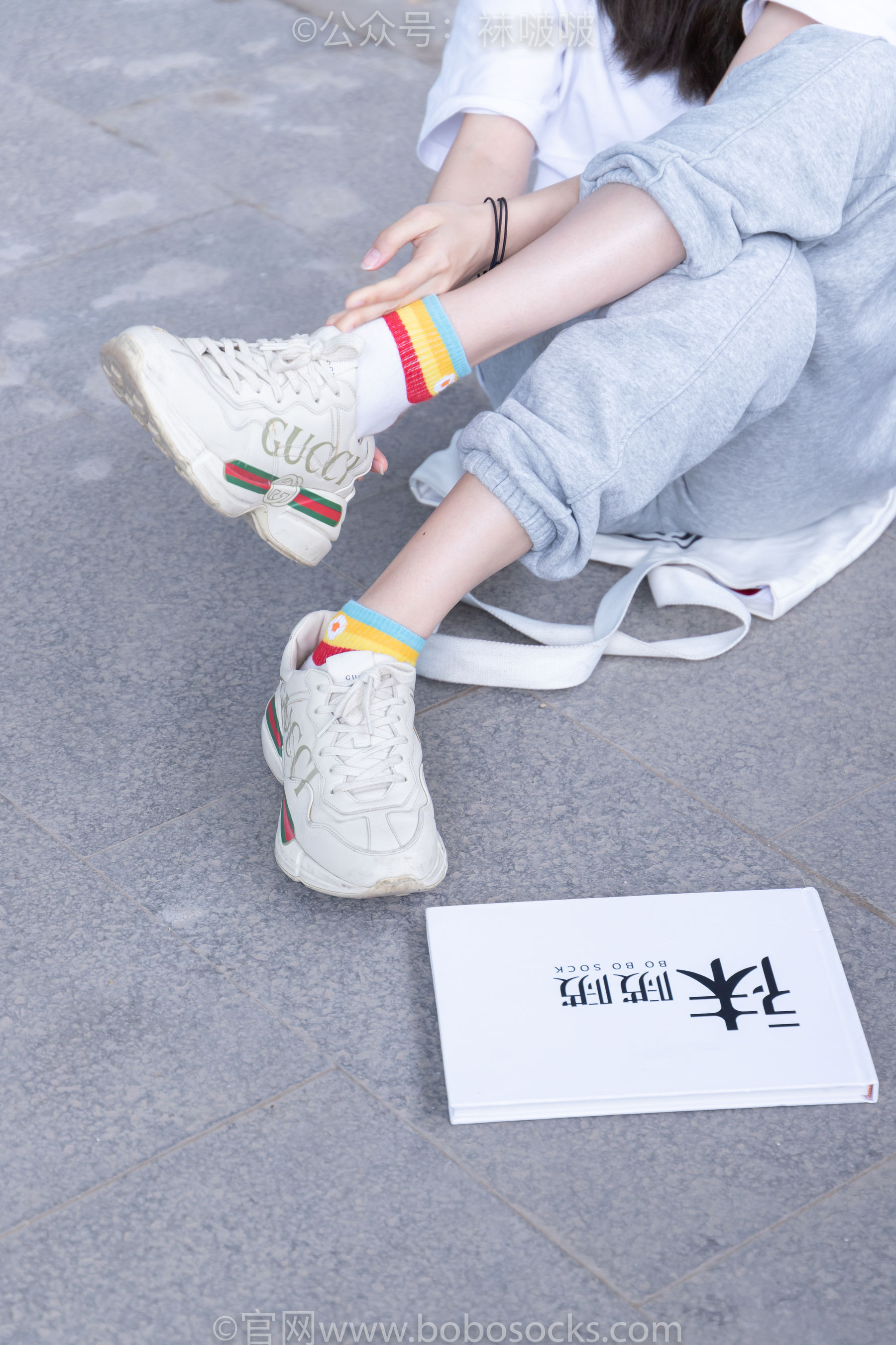 BoBoSocks袜啵啵 No.012 泡芙-运动鞋、白棉袜、裸足