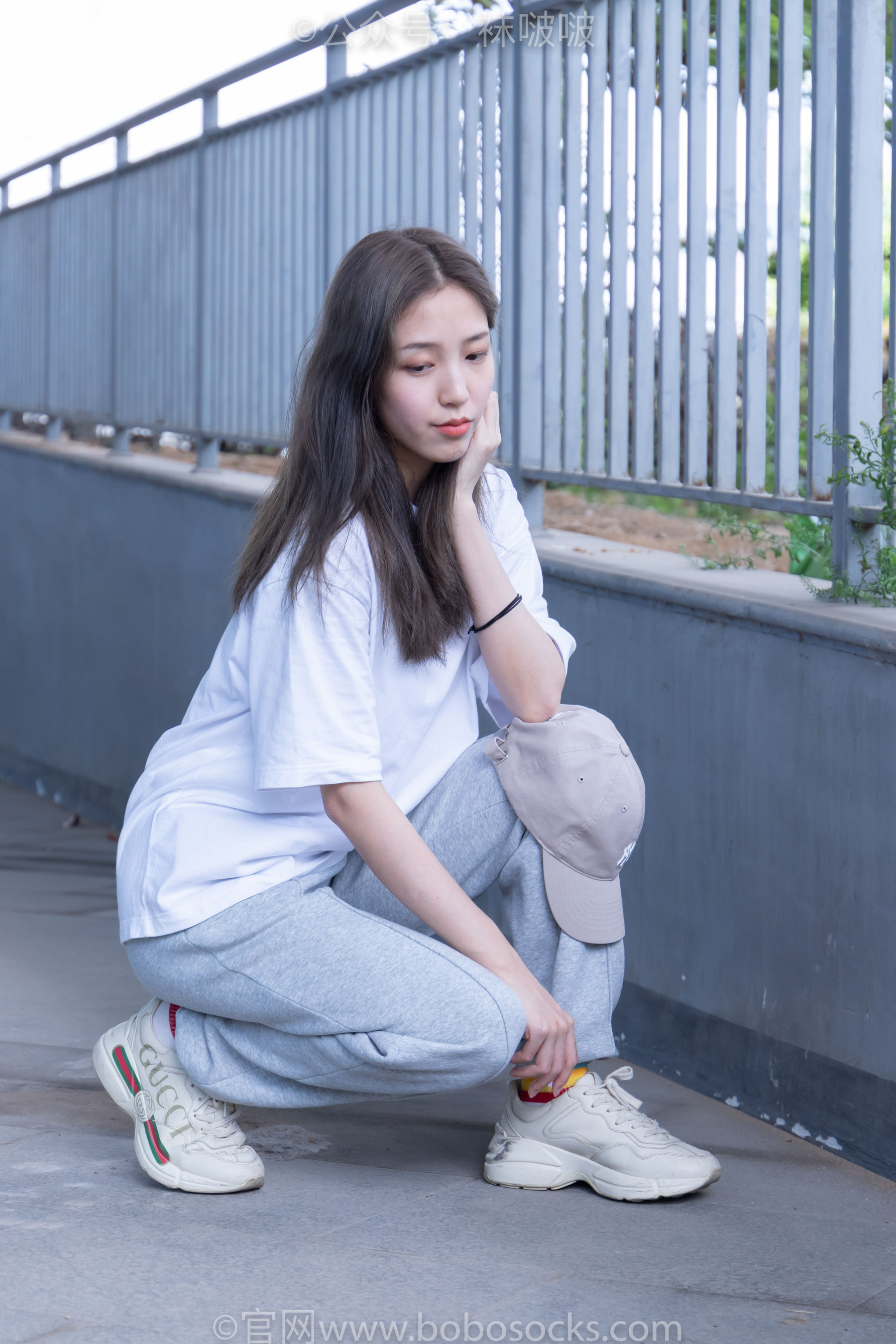 BoBoSocks袜啵啵 No.012 泡芙-运动鞋、白棉袜、裸足