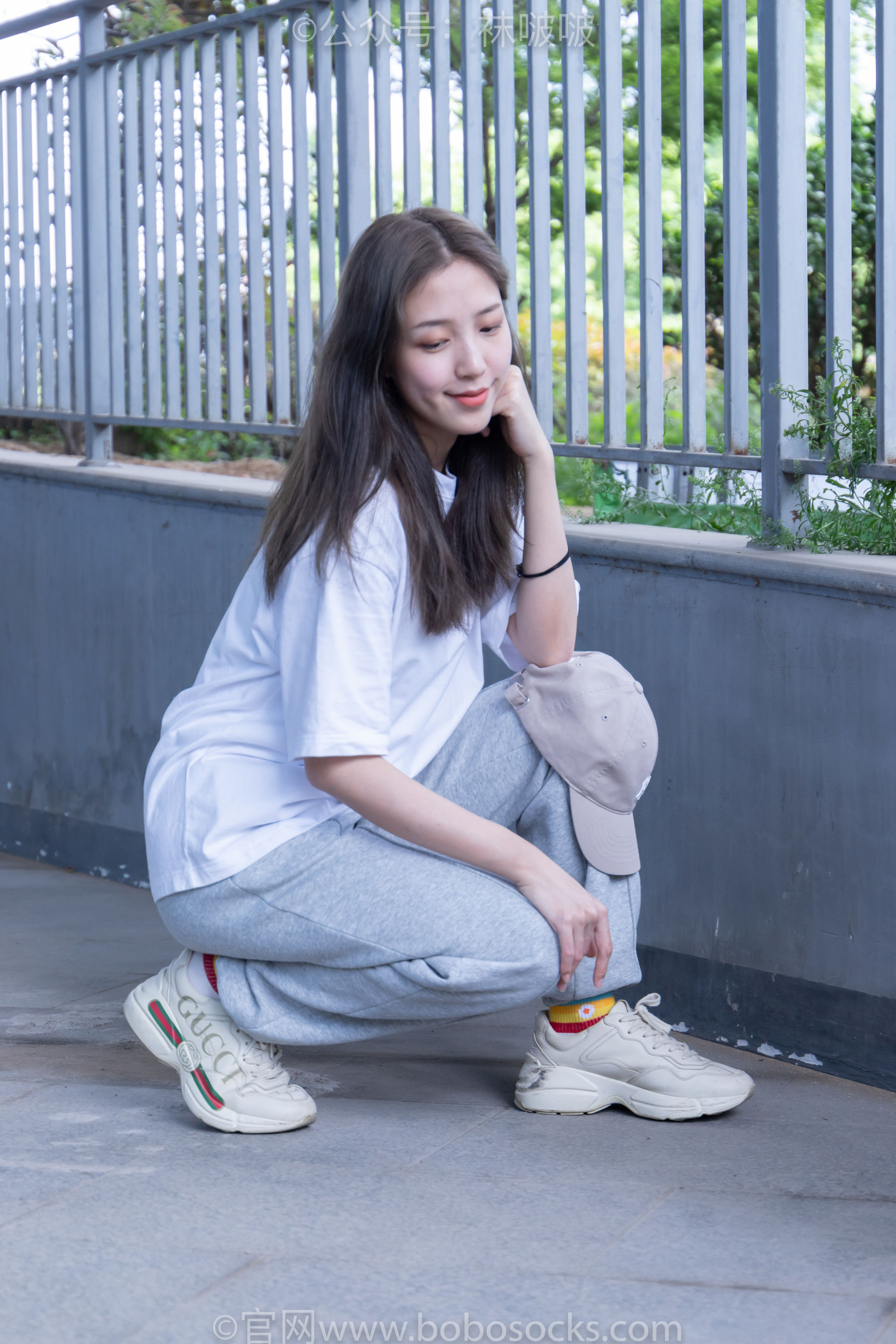 BoBoSocks袜啵啵 No.012 泡芙-运动鞋、白棉袜、裸足