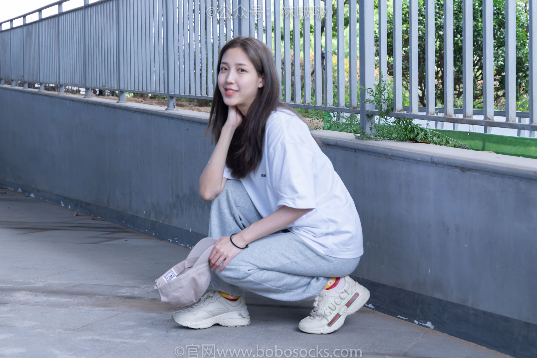BoBoSocks袜啵啵 No.012 泡芙-运动鞋、白棉袜、裸足