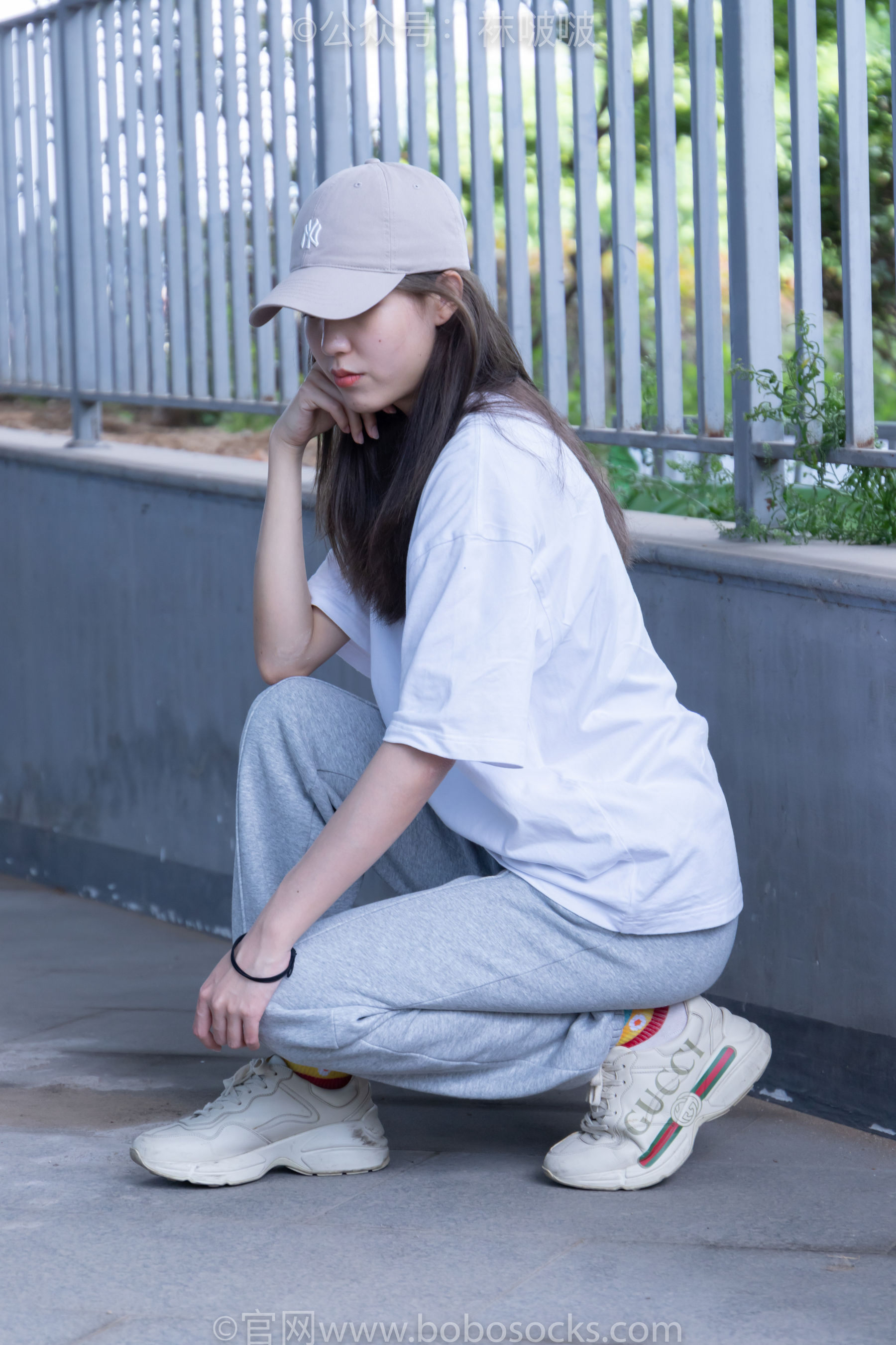 BoBoSocks袜啵啵 No.012 泡芙-运动鞋、白棉袜、裸足