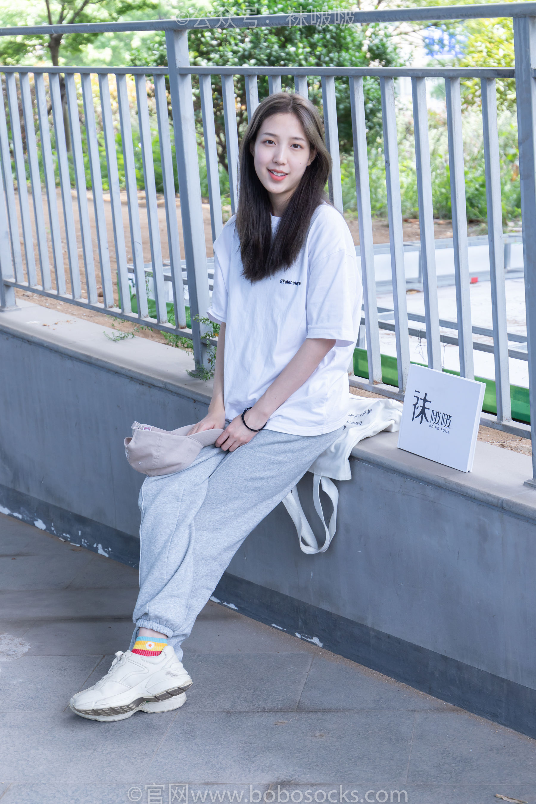 BoBoSocks袜啵啵 No.012 泡芙-运动鞋、白棉袜、裸足