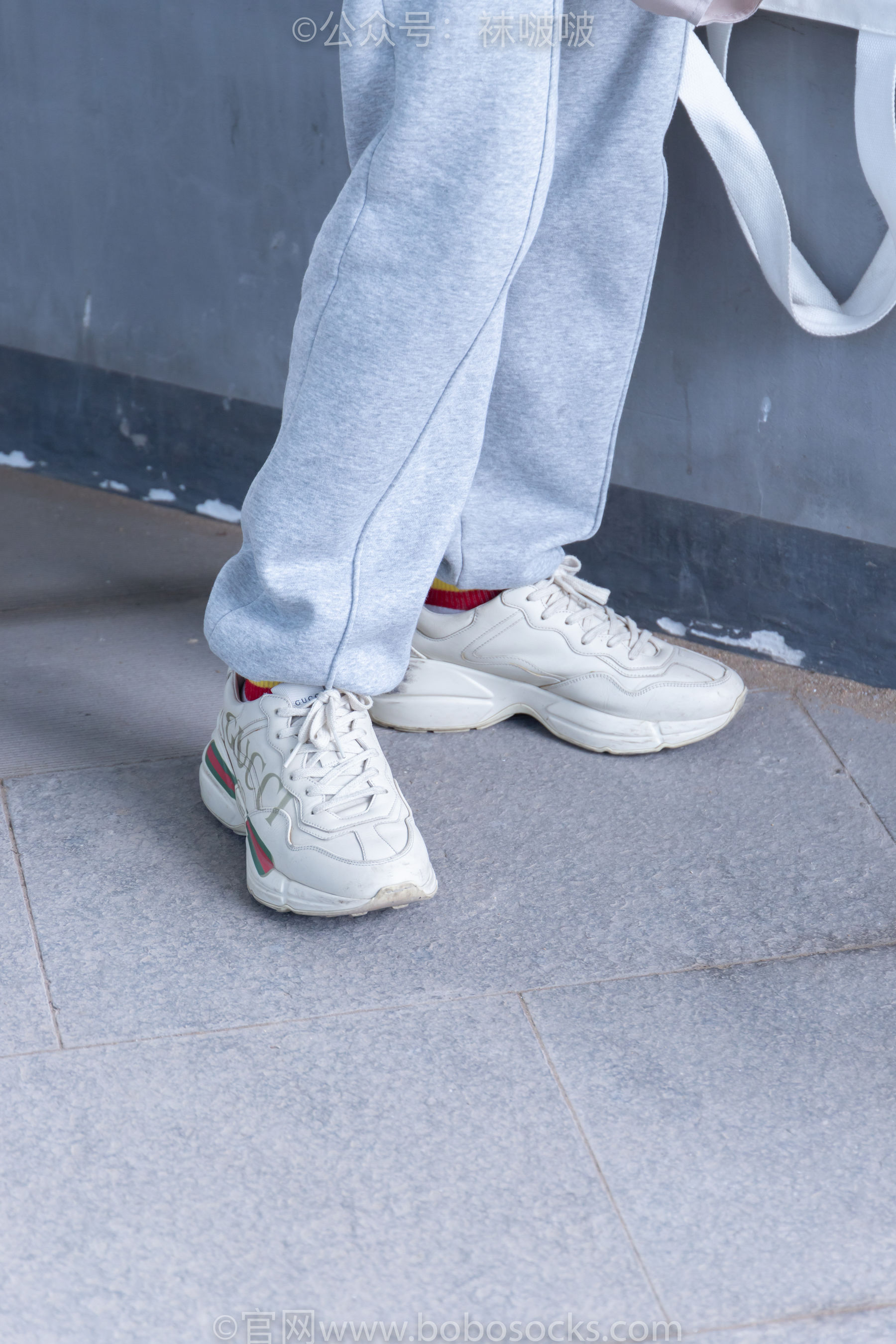 BoBoSocks袜啵啵 No.012 泡芙-运动鞋、白棉袜、裸足
